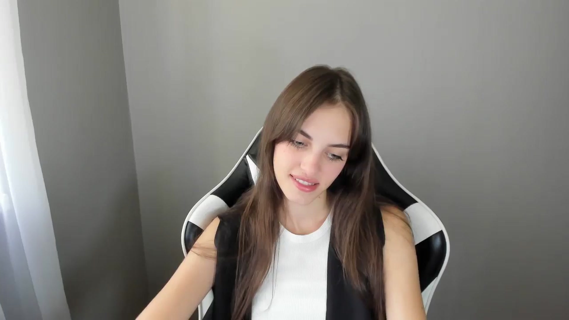 Gallery image thumbnail from Dashamoxy's myfreecams stream on, 08/21/2025, 10:55 image 20 of 20