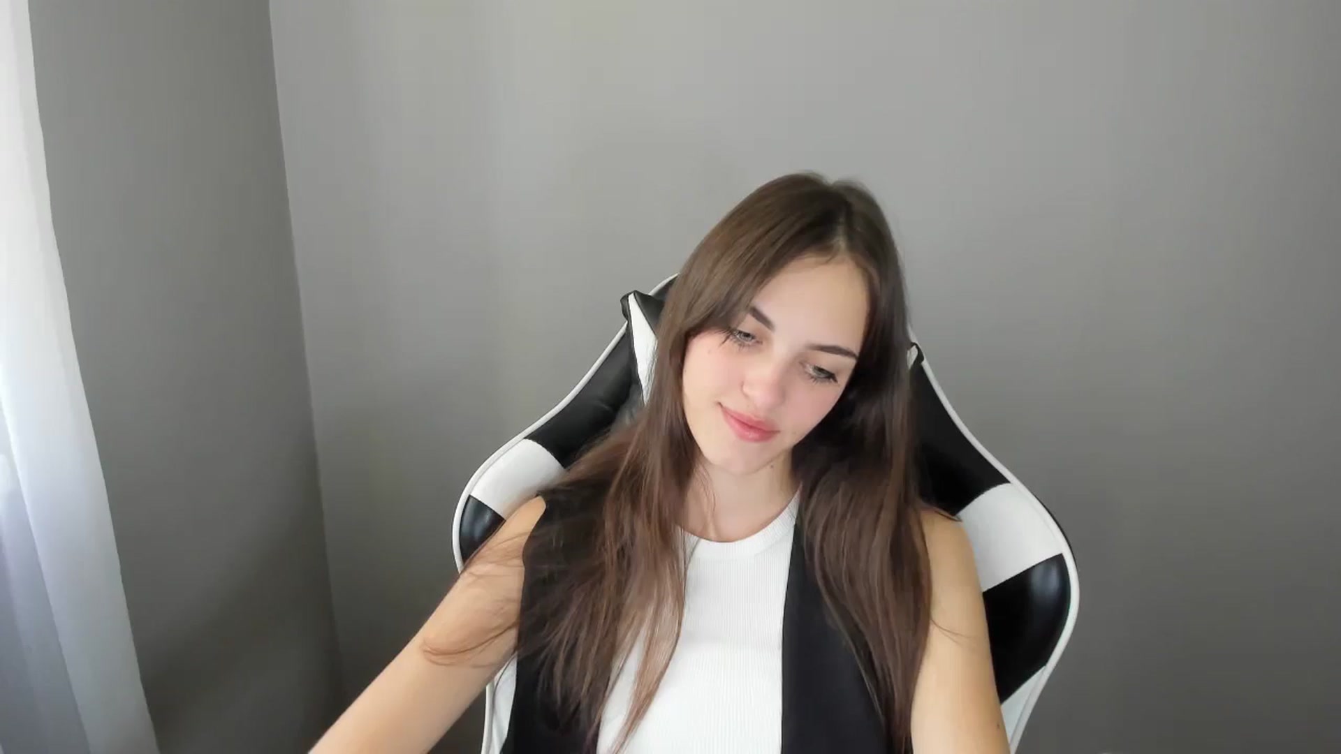 Gallery image thumbnail from Dashamoxy's myfreecams stream on, 08/21/2025, 10:55 image 13 of 20