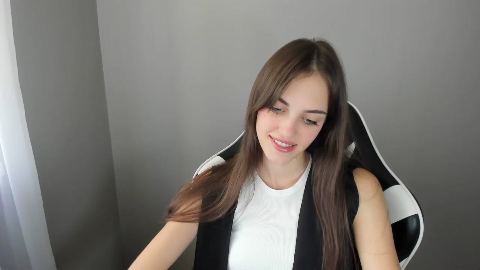 Gallery image thumbnail from Dashamoxy's myfreecams stream on, 08/21/2025, 10:55 image 2 of 20