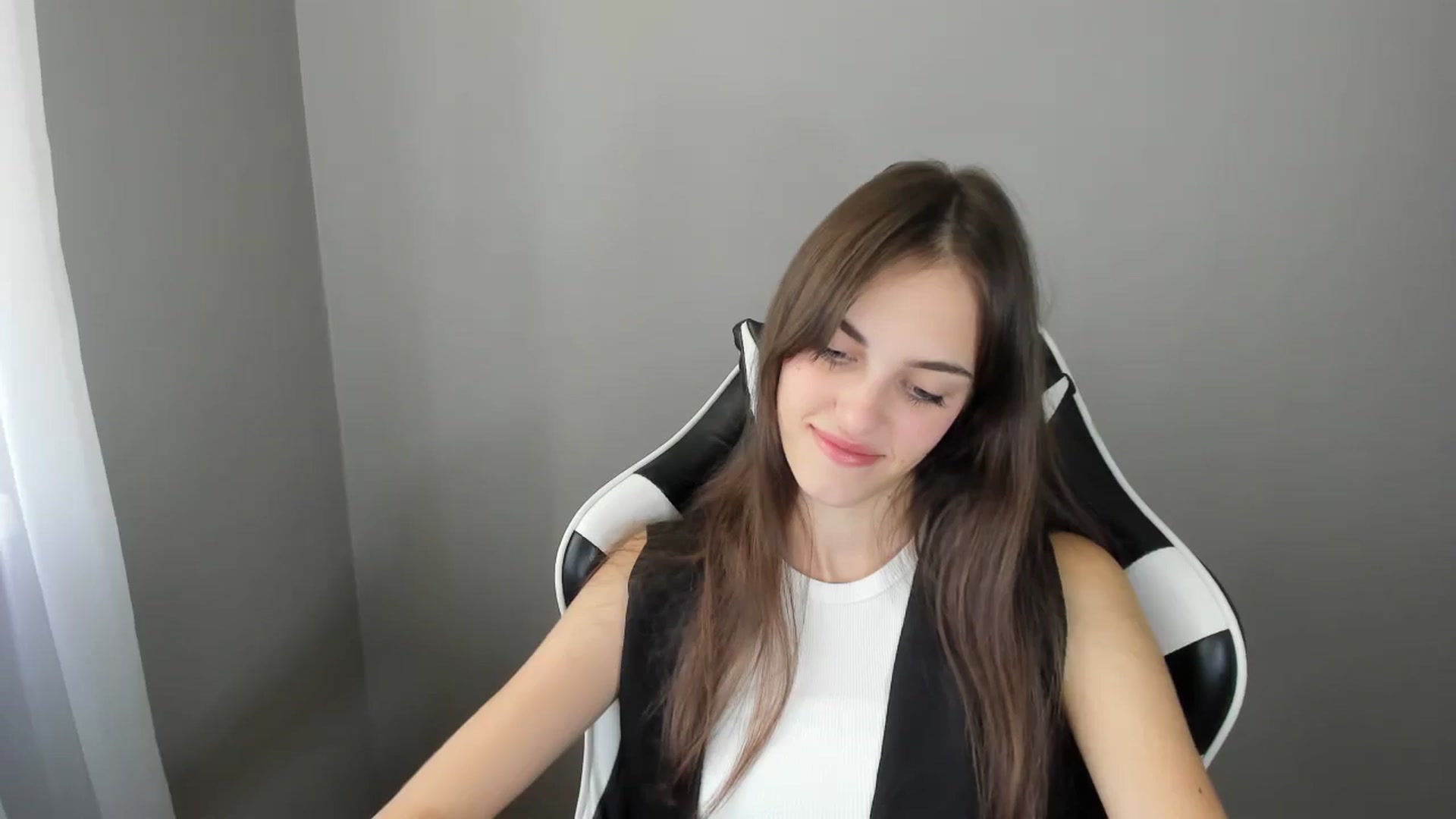 Gallery image thumbnail from Dashamoxy's myfreecams stream on, 08/21/2025, 10:55 image 11 of 20