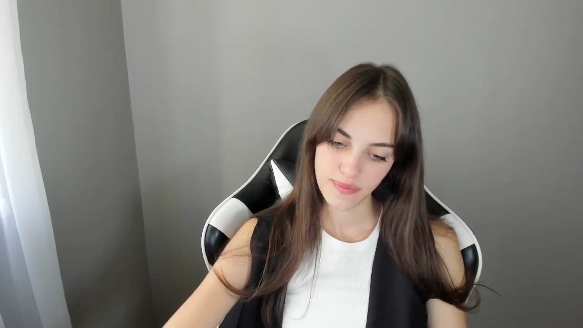 Gallery image thumbnail from Dashamoxy's myfreecams stream on, 08/21/2025, 10:55 image 19 of 20