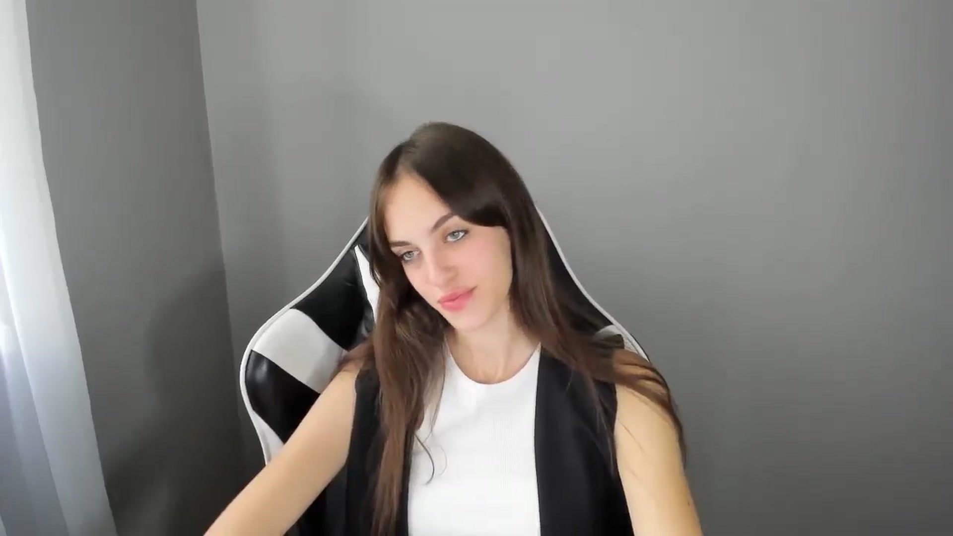 Gallery image thumbnail from Dashamoxy's myfreecams stream on, 08/21/2025, 12:48 image 8 of 20