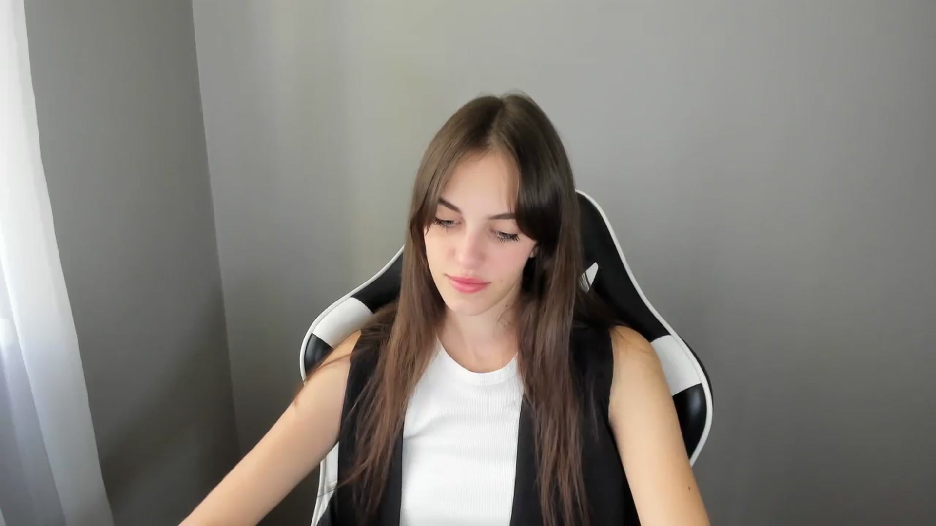 Gallery image thumbnail from Dashamoxy's myfreecams stream on, 08/21/2025, 12:48 image 2 of 20