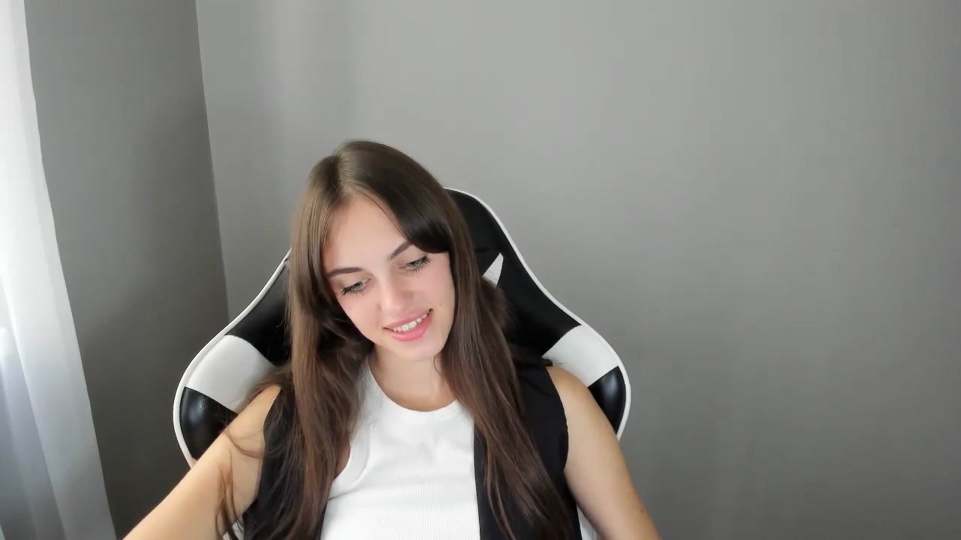 Gallery image thumbnail from Dashamoxy's myfreecams stream on, 08/21/2025, 12:48 image 13 of 20