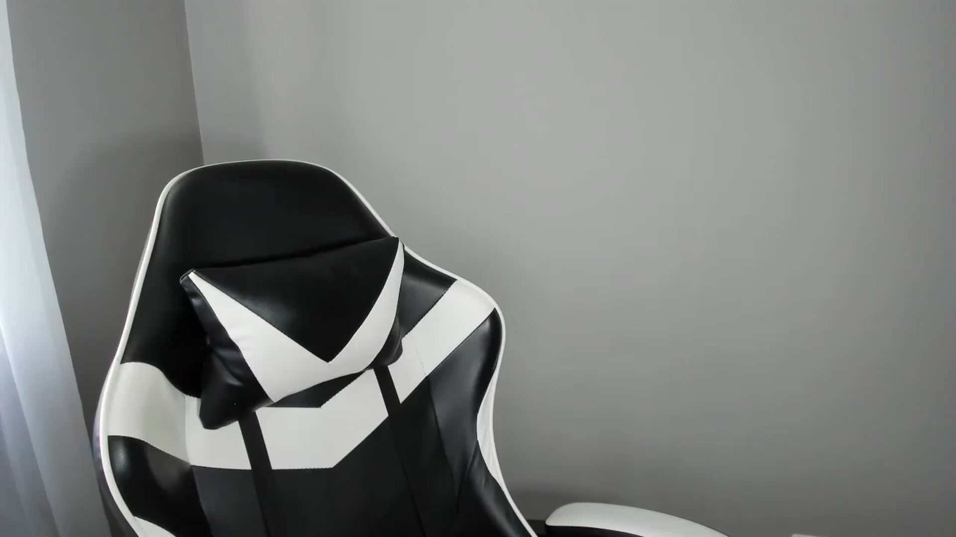 Gallery image thumbnail from Dashamoxy's myfreecams stream on, 08/21/2025, 12:48 image 16 of 20