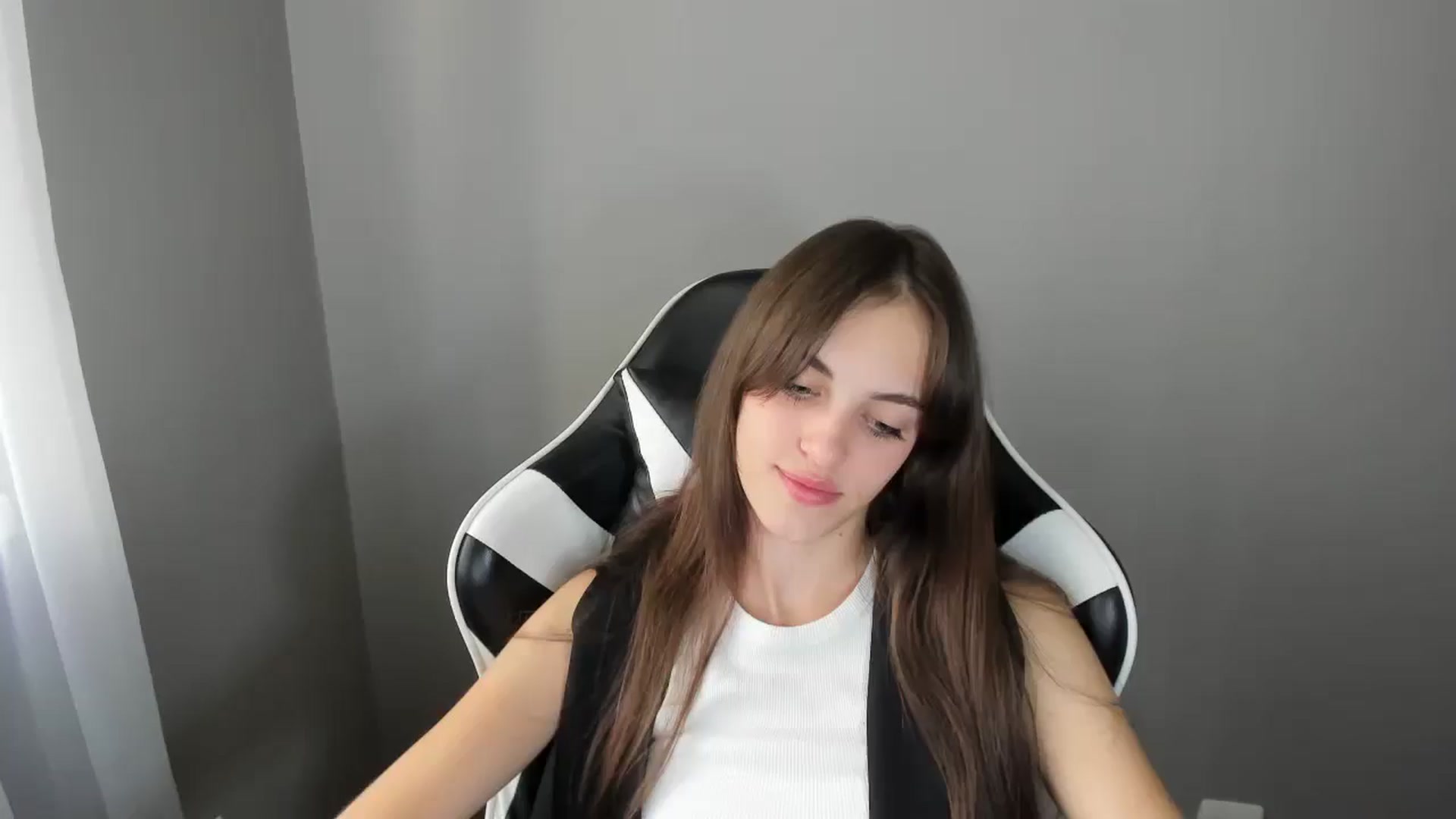 Gallery image thumbnail from Dashamoxy's myfreecams stream on, 08/21/2025, 12:48 image 14 of 20