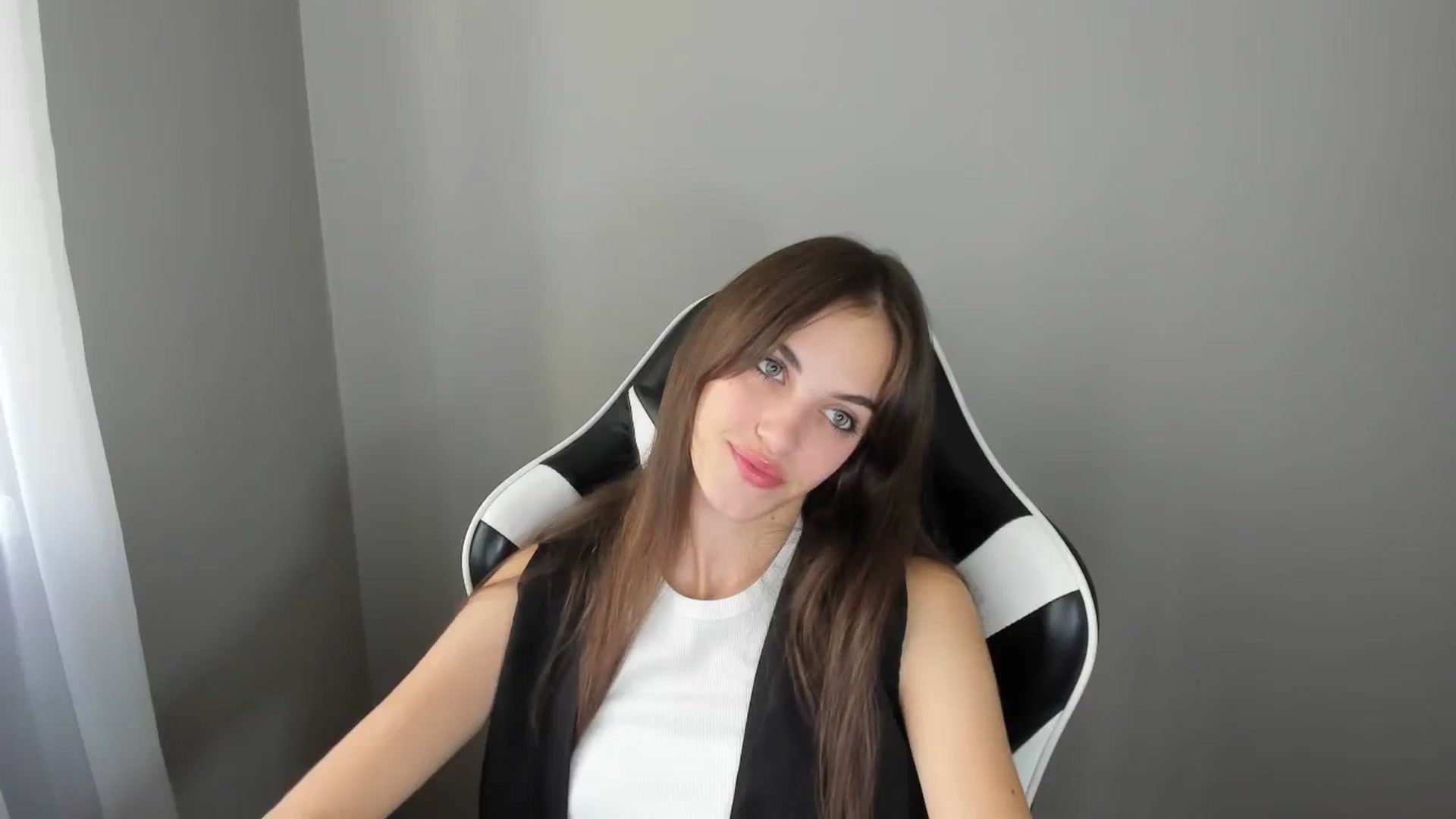 Gallery image thumbnail from Dashamoxy's myfreecams stream on, 08/21/2025, 12:48 image 3 of 20