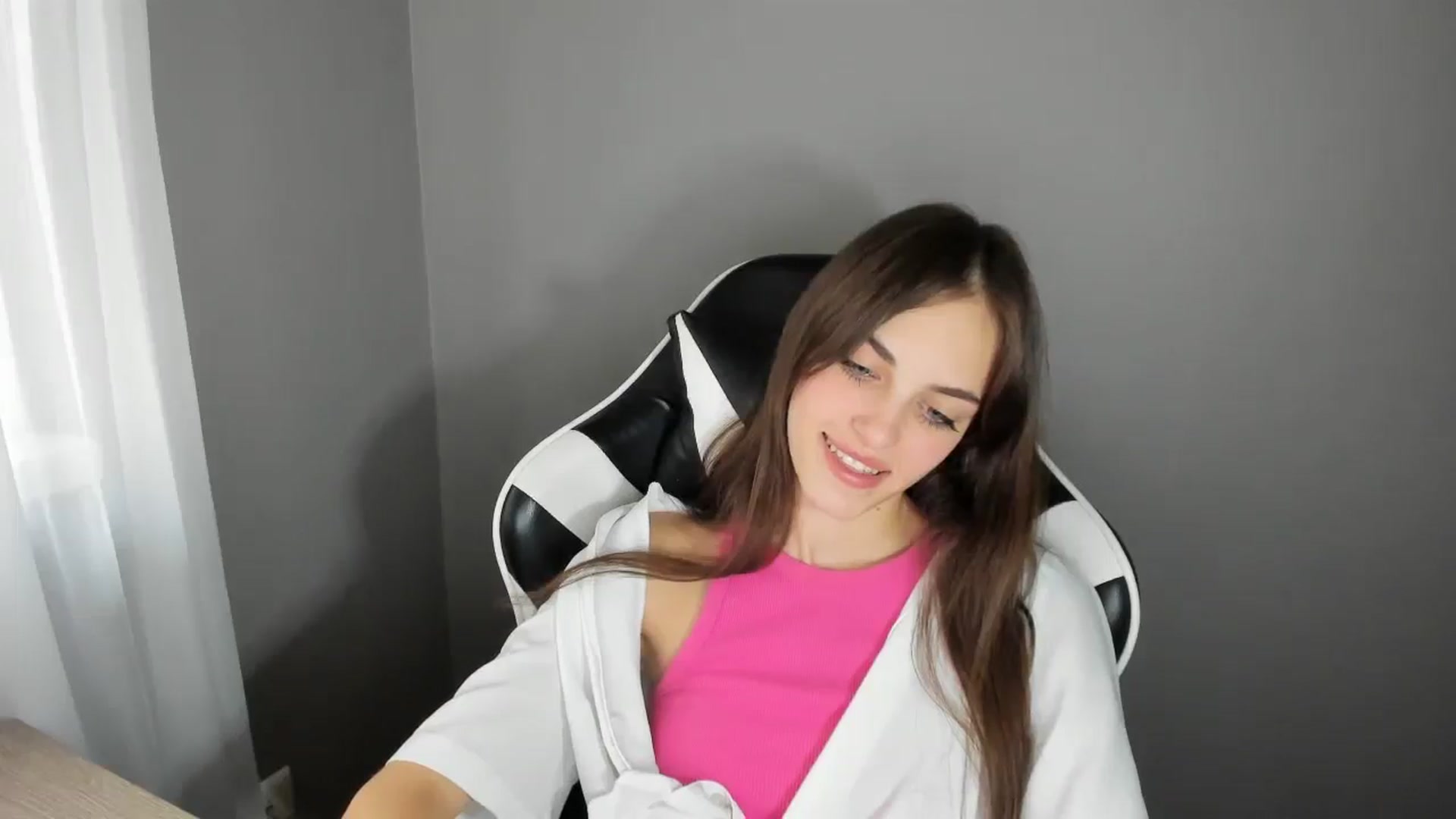 Gallery image thumbnail from Dashamoxy's myfreecams stream on, 08/22/2025, 12:21 image 17 of 20