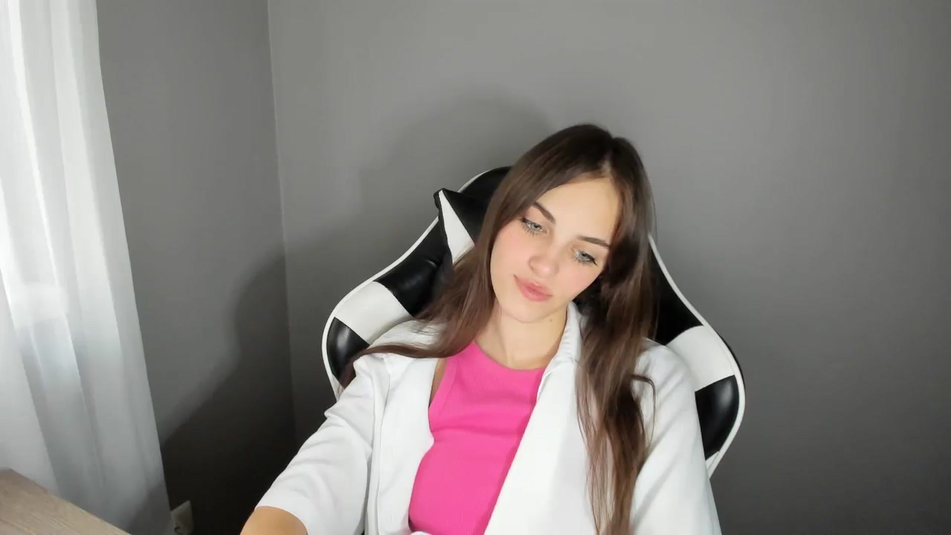 Gallery image thumbnail from Dashamoxy's myfreecams stream on, 08/22/2025, 12:21 image 14 of 20