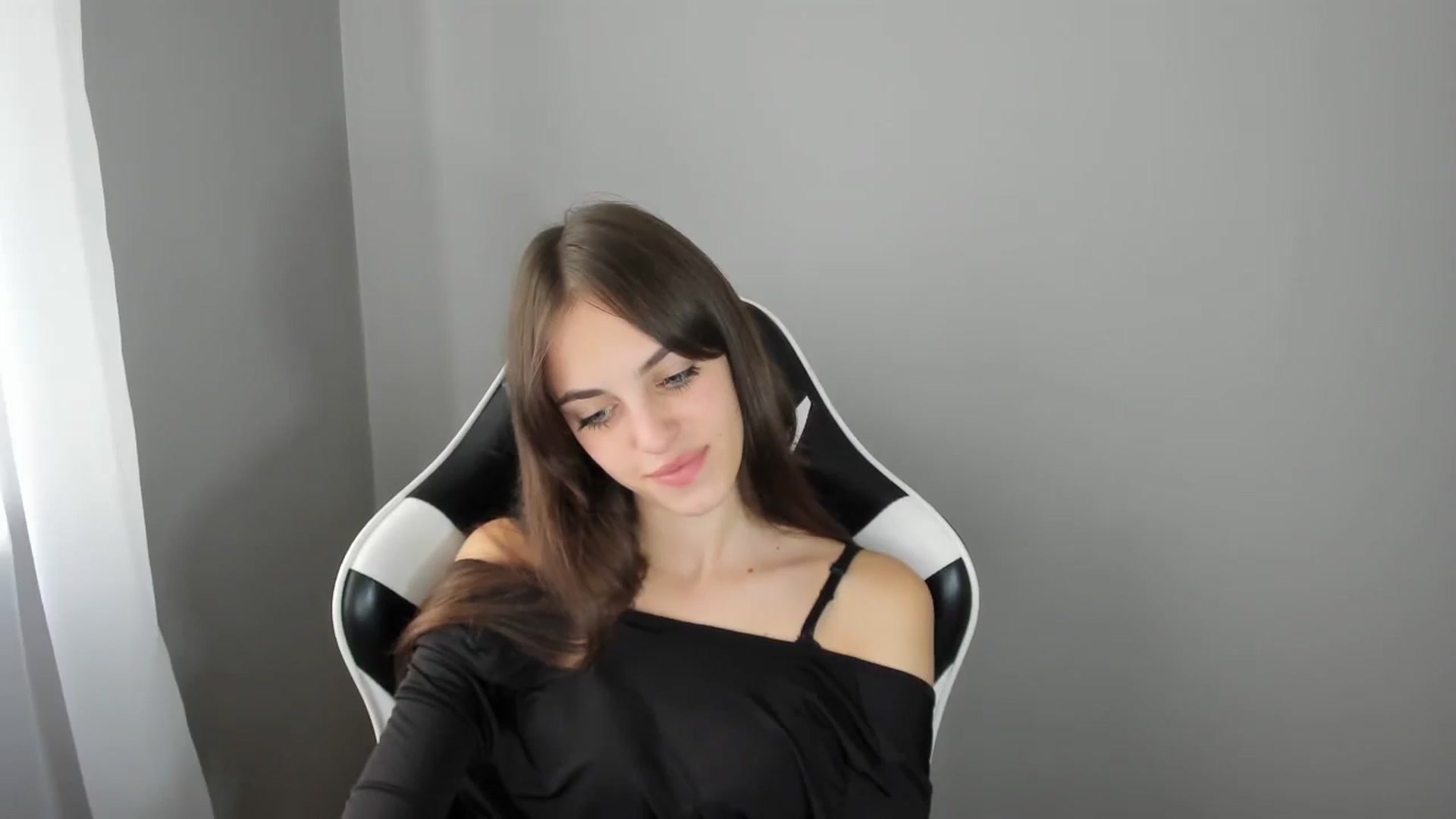 Gallery image thumbnail from Dashamoxy's myfreecams stream on, 08/24/2025, 11:21 image 9 of 20