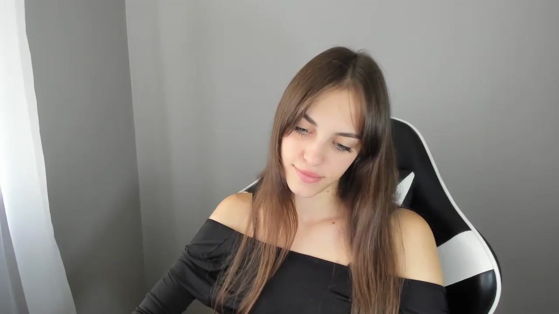 Gallery image thumbnail from Dashamoxy's myfreecams stream on, 08/24/2025, 11:21 image 16 of 20