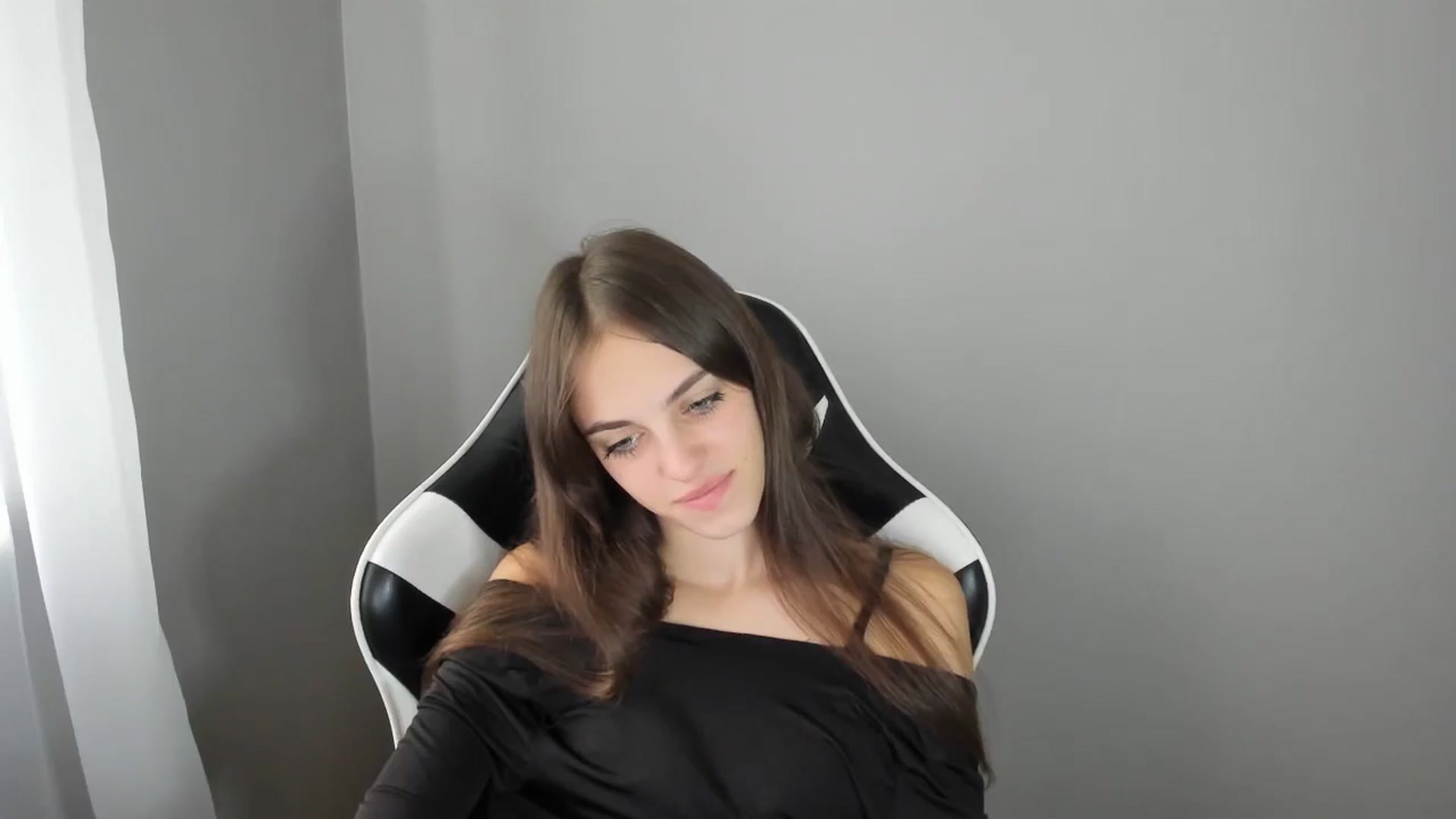 Gallery image thumbnail from Dashamoxy's myfreecams stream on, 08/24/2025, 11:21 image 10 of 20