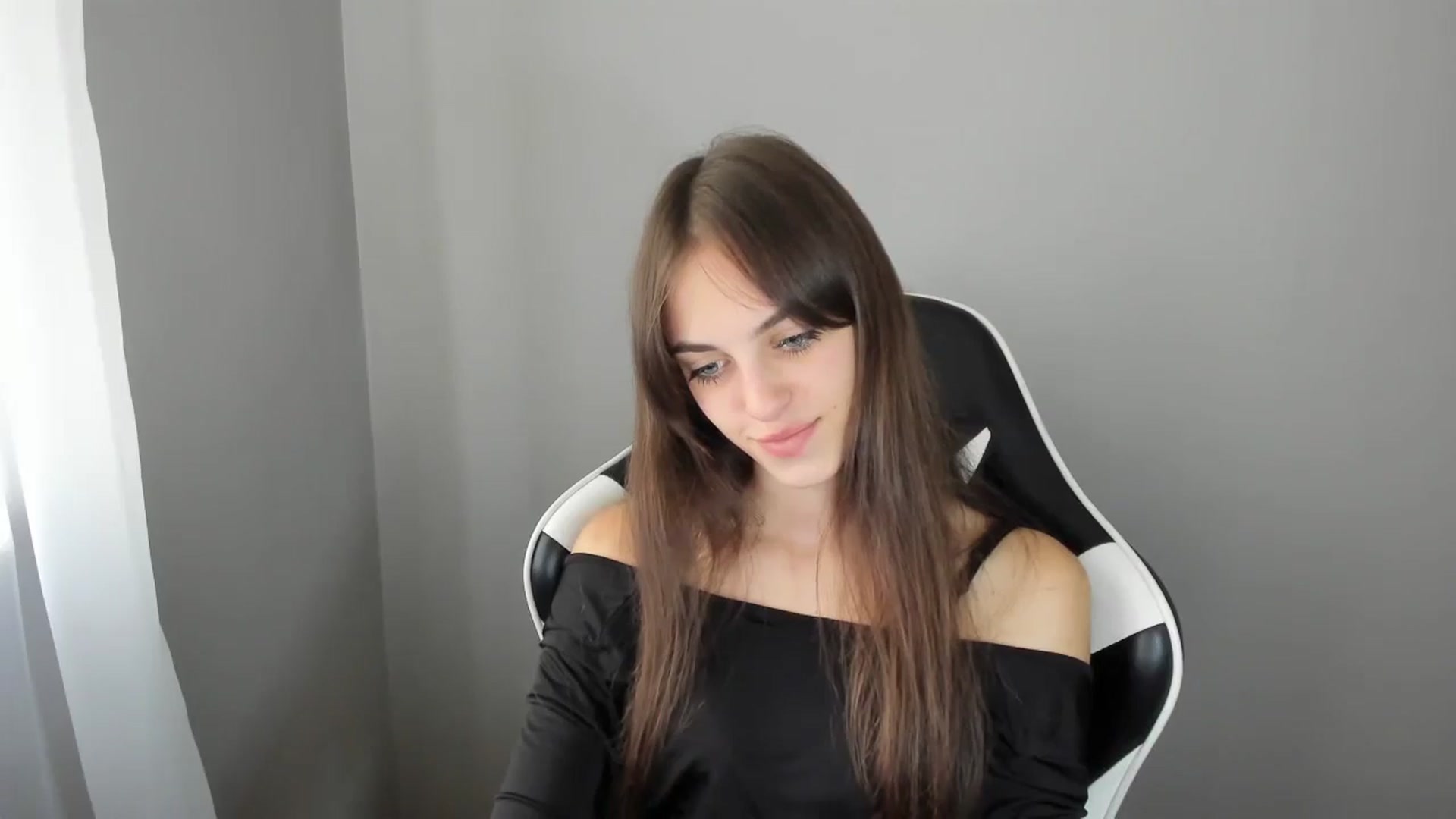 Gallery image thumbnail from Dashamoxy's myfreecams stream on, 08/24/2025, 11:21 image 6 of 20