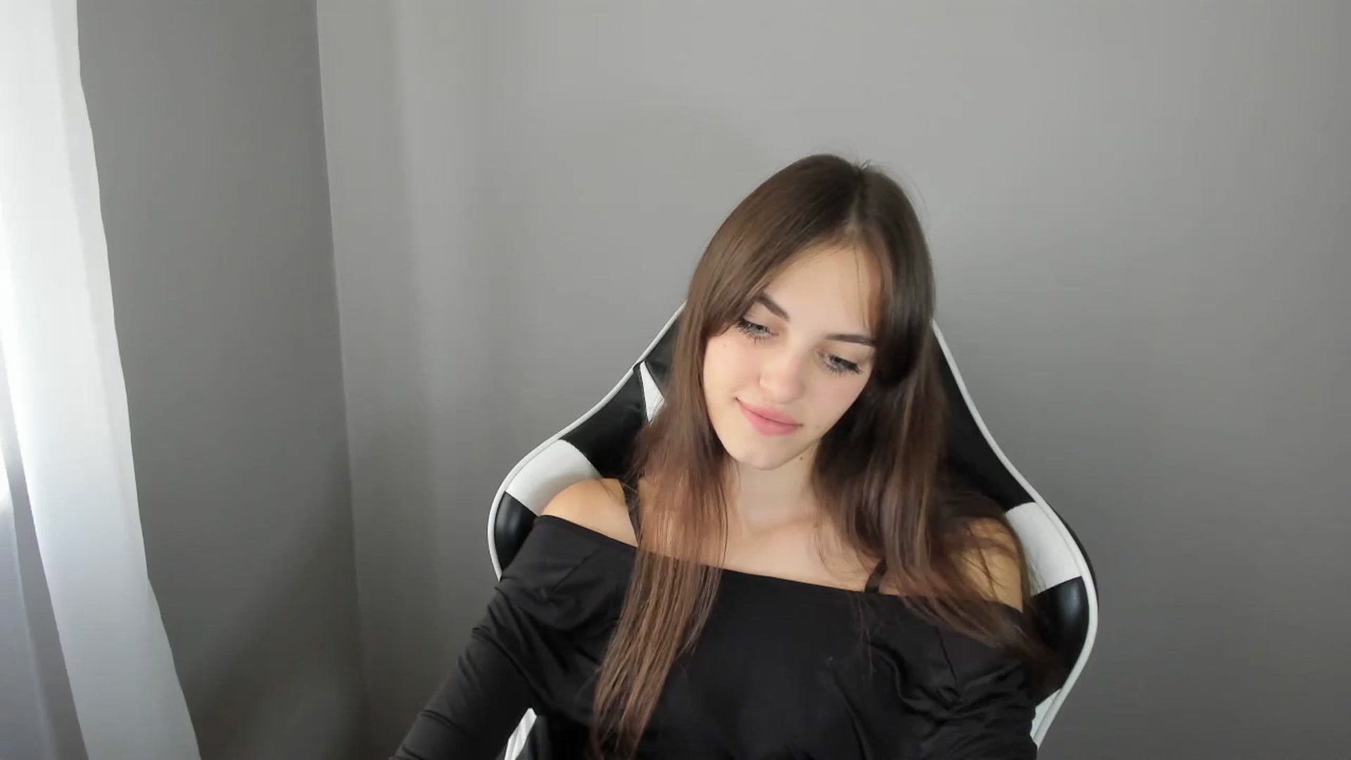 Gallery image thumbnail from Dashamoxy's myfreecams stream on, 08/24/2025, 11:21 image 7 of 20