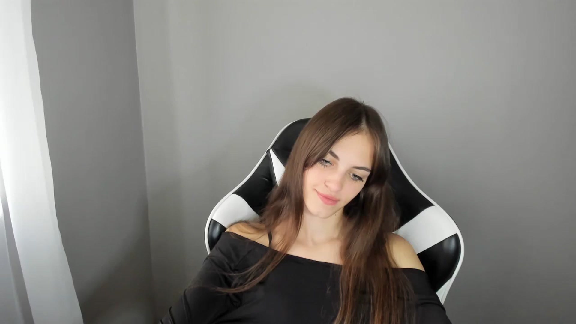 Gallery image thumbnail from Dashamoxy's myfreecams stream on, 08/24/2025, 12:34 image 18 of 20