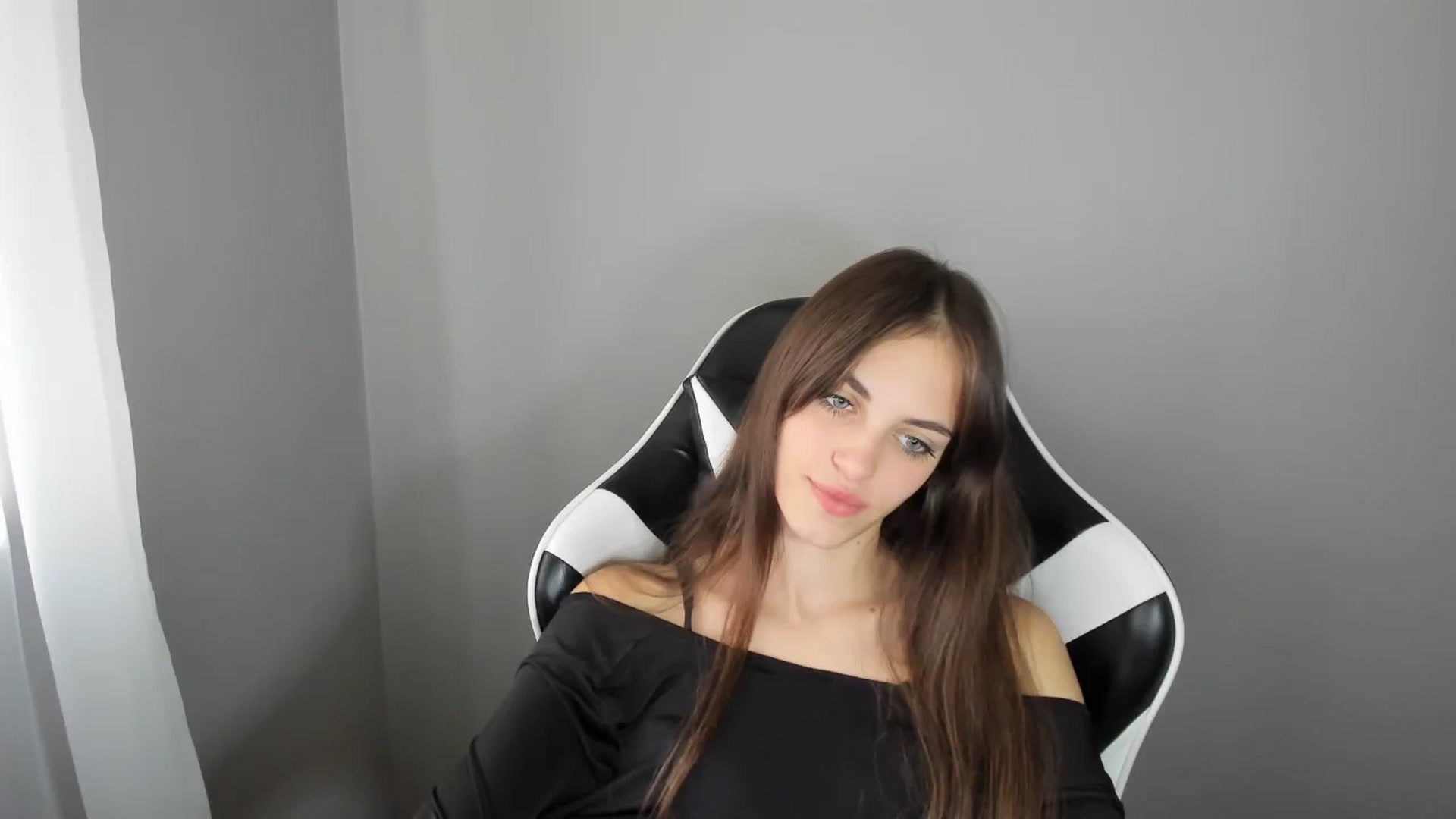 Gallery image thumbnail from Dashamoxy's myfreecams stream on, 08/24/2025, 12:34 image 20 of 20