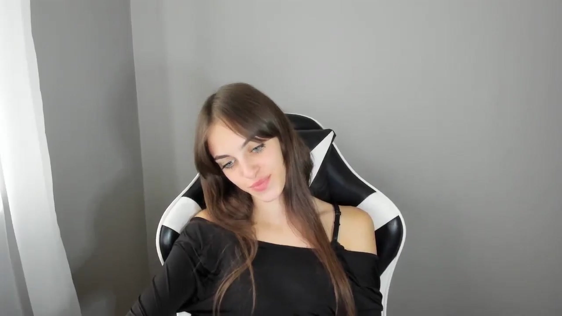 Gallery image thumbnail from Dashamoxy's myfreecams stream on, 08/24/2025, 12:34 image 13 of 20