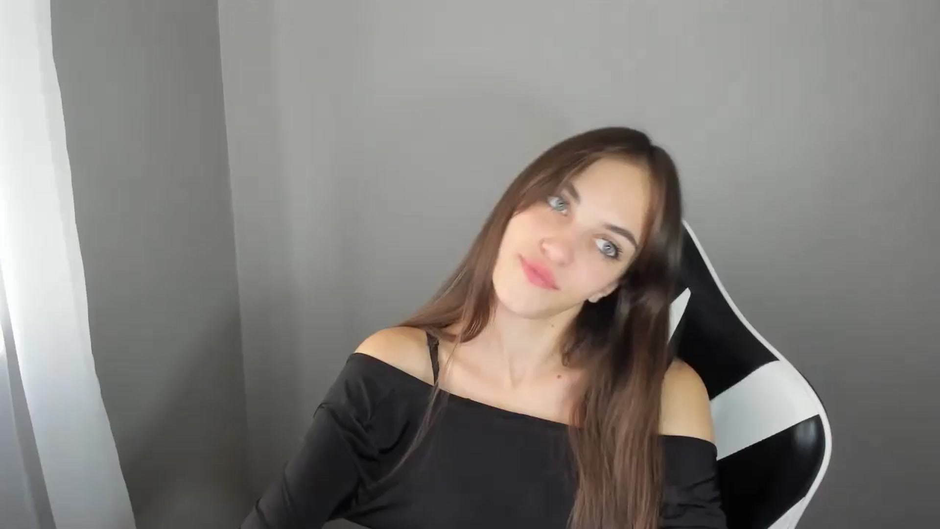 Gallery image thumbnail from Dashamoxy's myfreecams stream on, 08/24/2025, 12:34 image 7 of 20