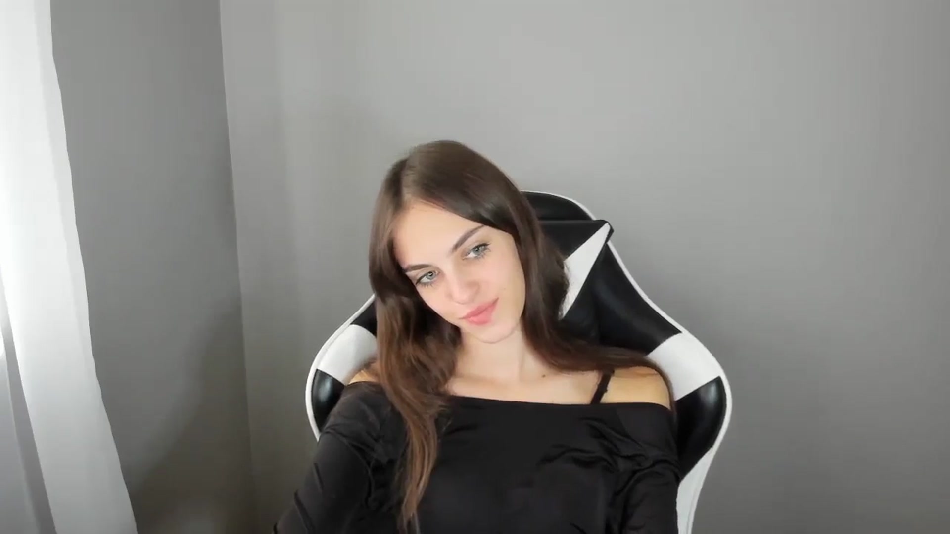 Gallery image thumbnail from Dashamoxy's myfreecams stream on, 08/24/2025, 12:34 image 14 of 20