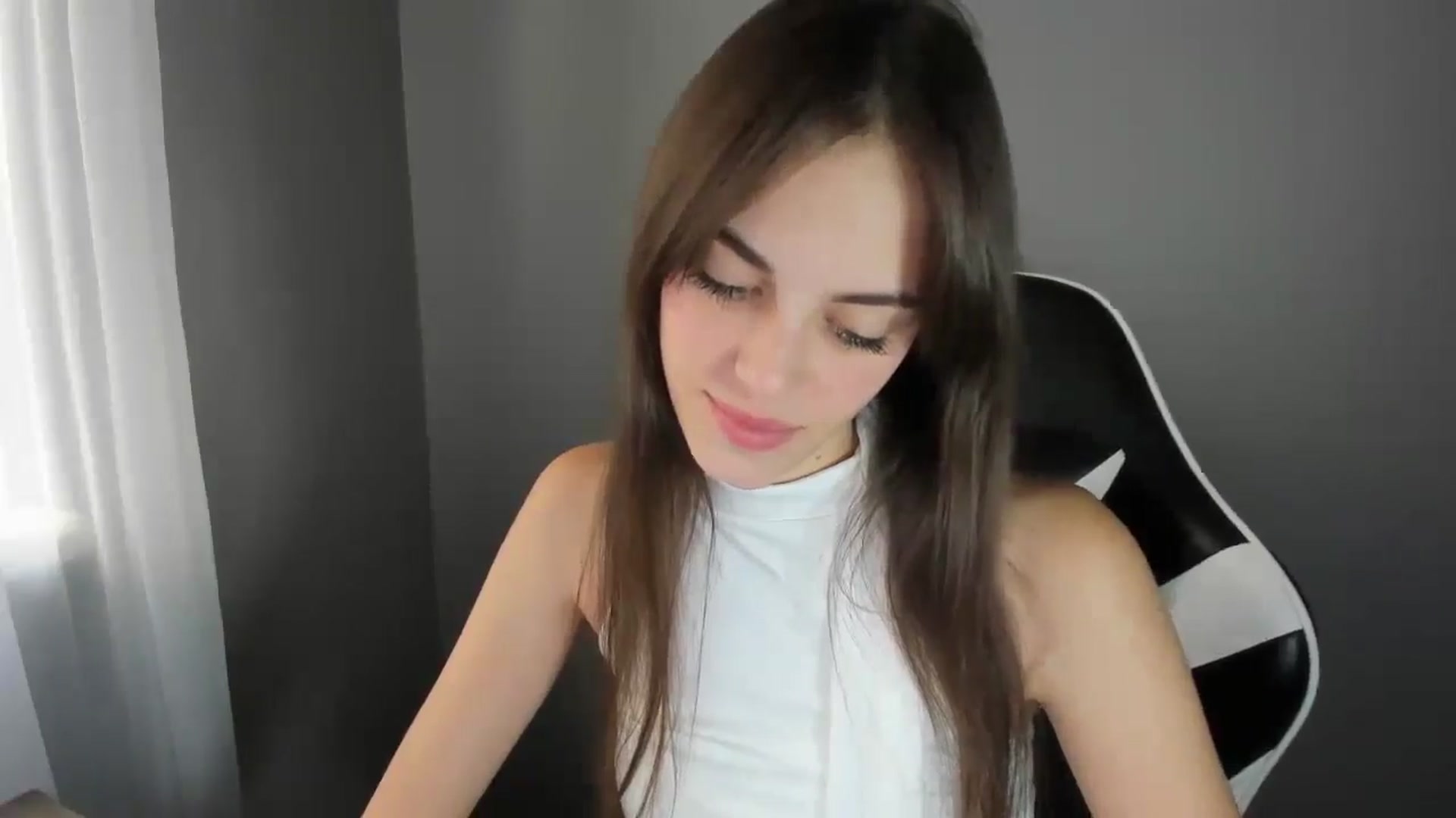 Gallery image thumbnail from Dashamoxy's myfreecams stream on, 08/25/2025, 16:12 image 8 of 20