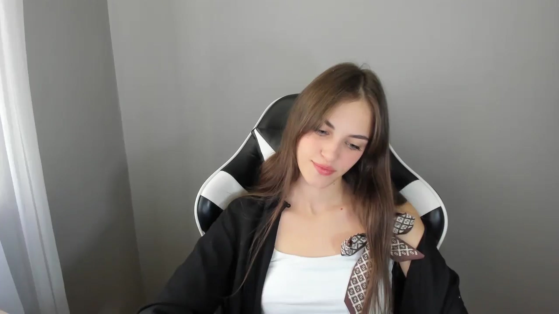 Gallery image thumbnail from Dashamoxy's myfreecams stream on, 08/27/2025, 10:27 image 7 of 20