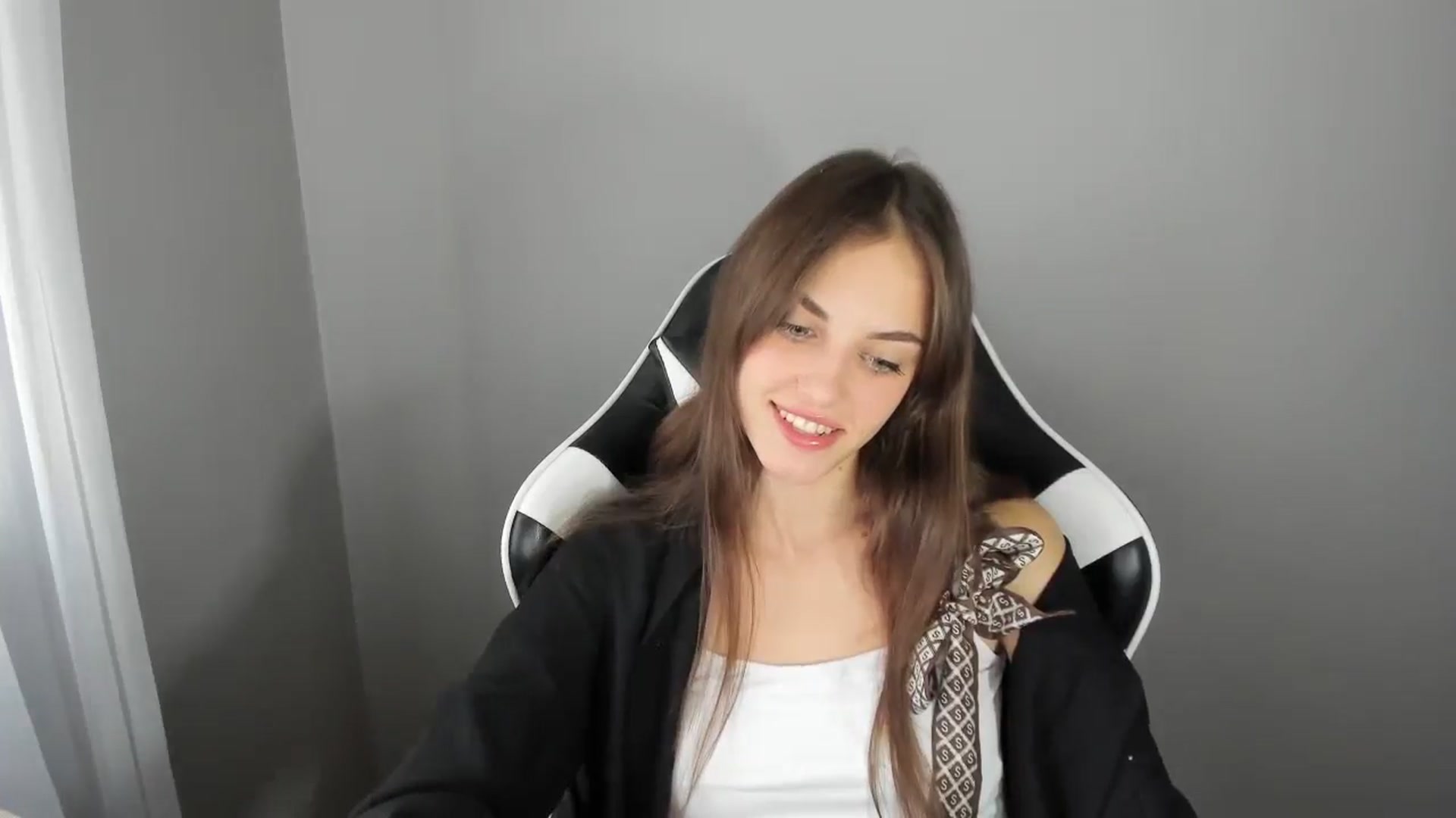 Gallery image thumbnail from Dashamoxy's myfreecams stream on, 08/27/2025, 10:27 image 2 of 20