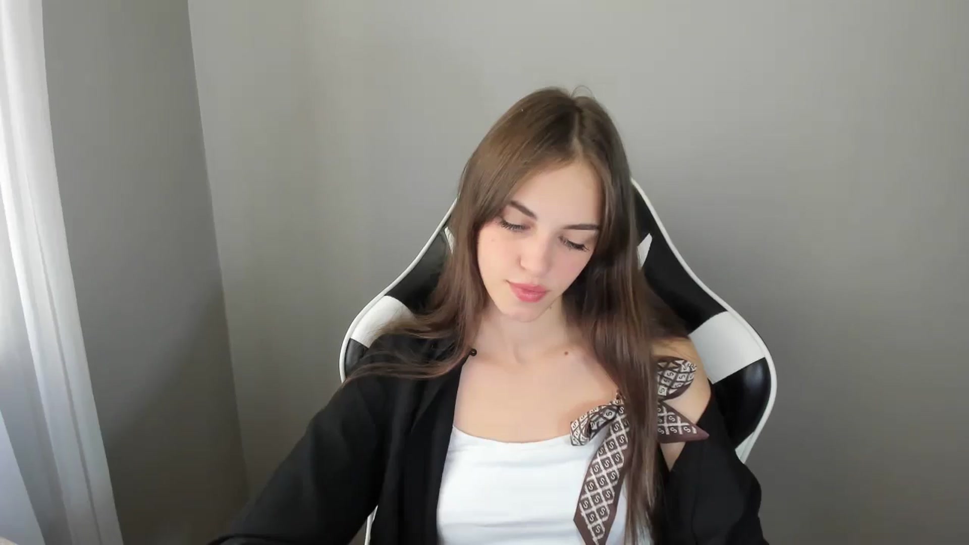 Gallery image thumbnail from Dashamoxy's myfreecams stream on, 08/27/2025, 10:27 image 16 of 20