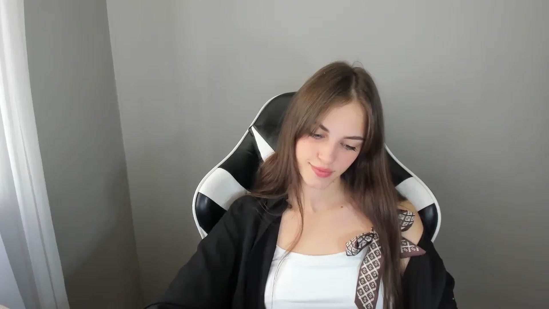 Gallery image thumbnail from Dashamoxy's myfreecams stream on, 08/27/2025, 10:27 image 15 of 20