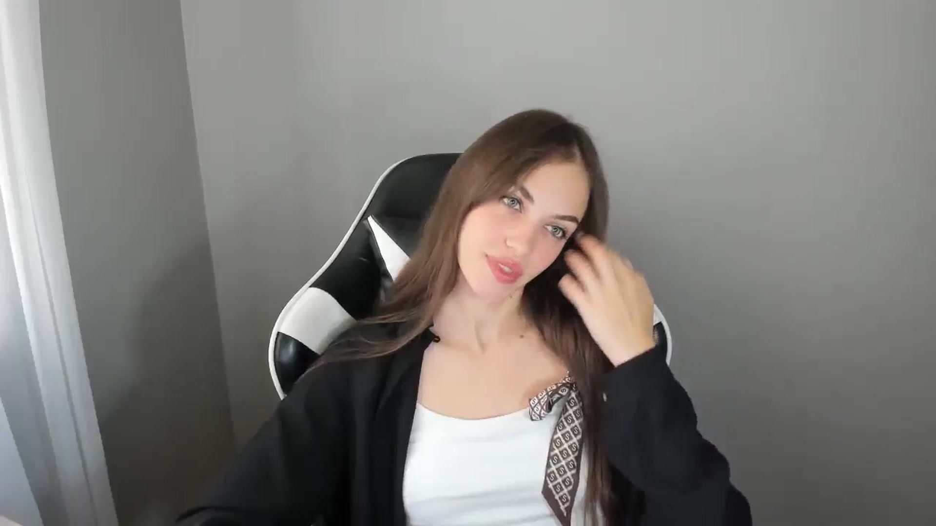 Gallery image thumbnail from Dashamoxy's myfreecams stream on, 08/27/2025, 10:27 image 20 of 20