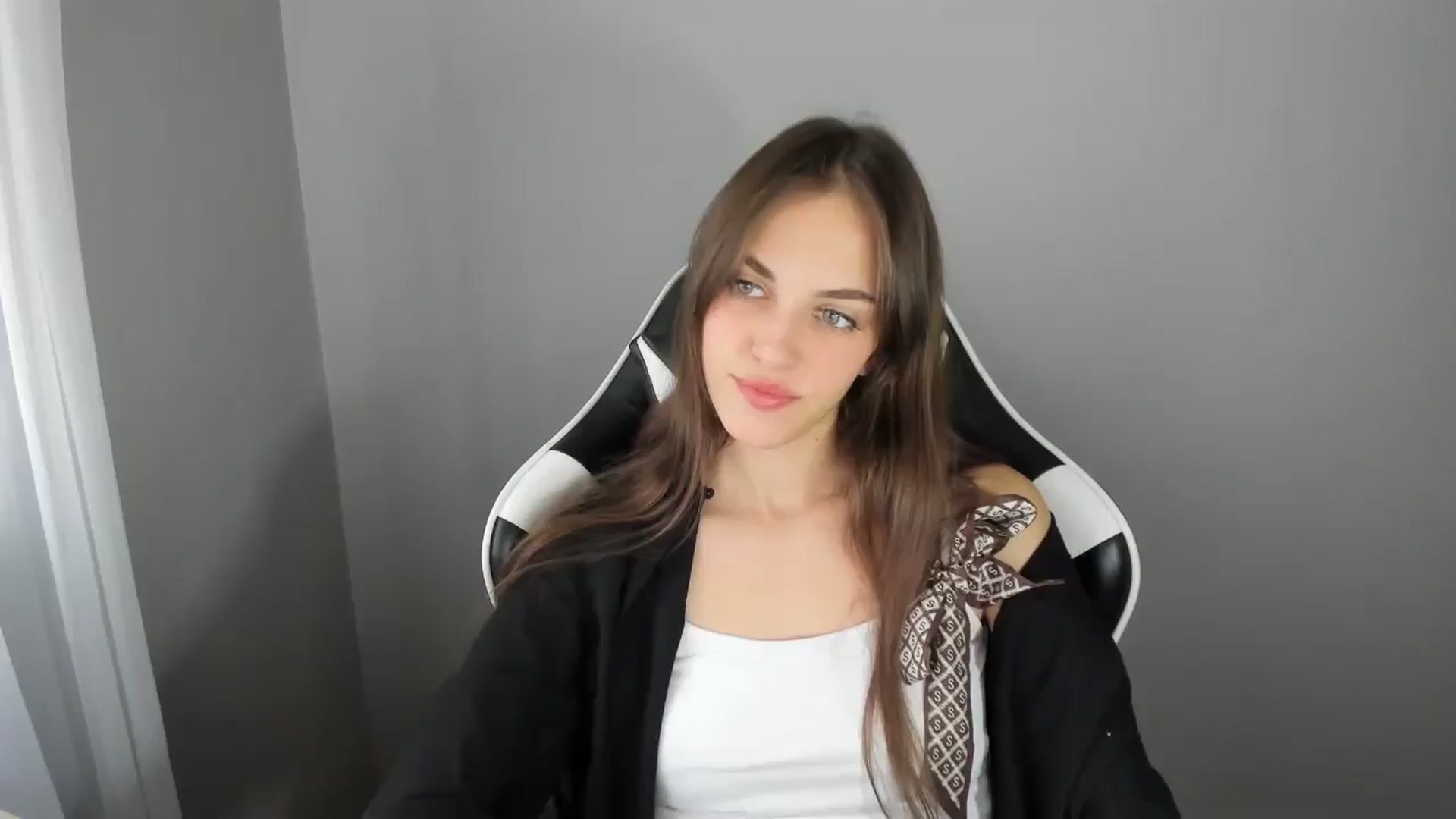 Gallery image thumbnail from Dashamoxy's myfreecams stream on, 08/27/2025, 10:27 image 1 of 20