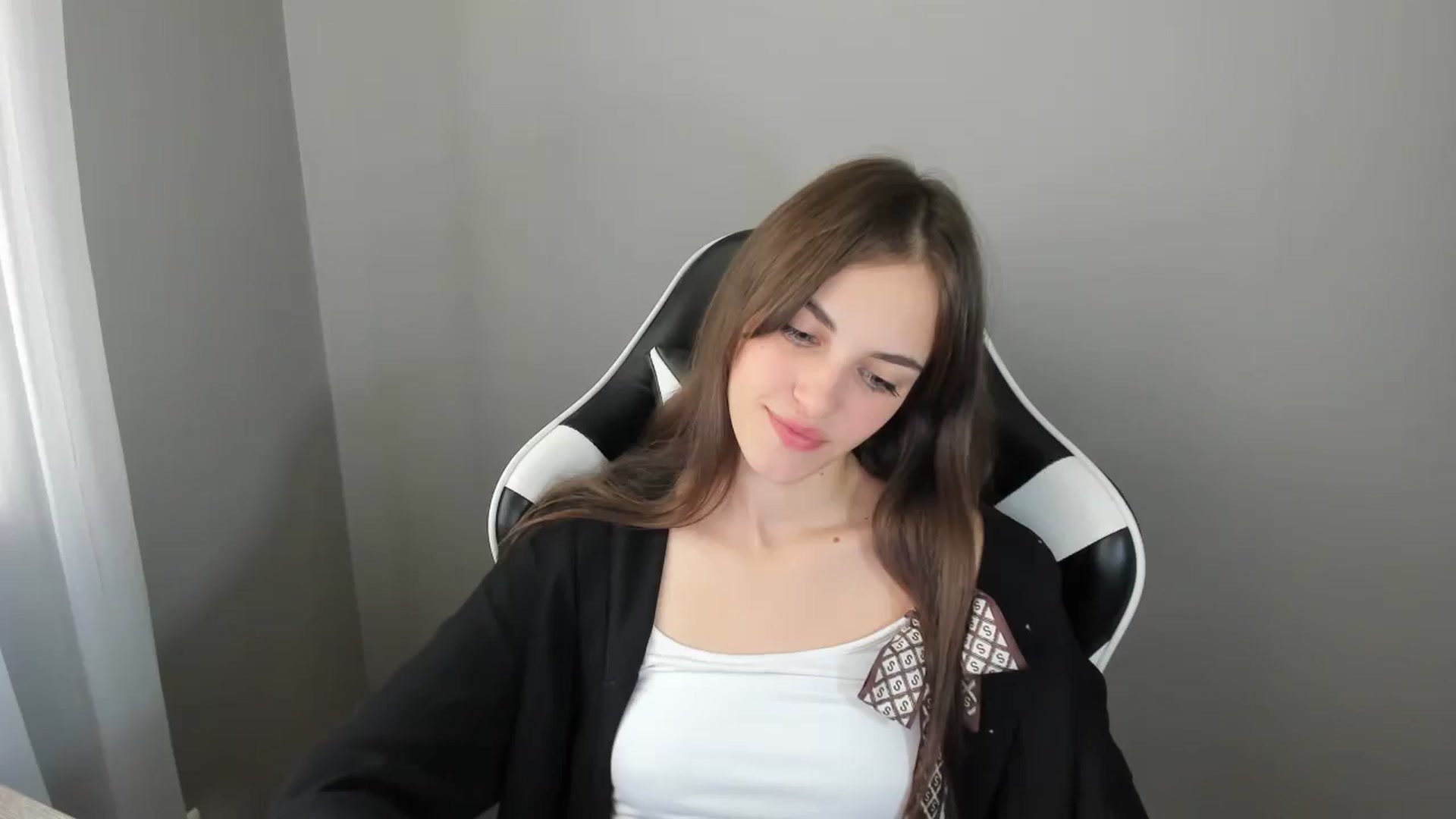 Gallery image thumbnail from Dashamoxy's myfreecams stream on, 08/27/2025, 11:22 image 12 of 20