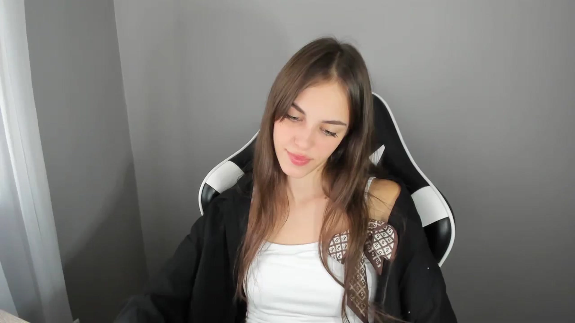 Gallery image thumbnail from Dashamoxy's myfreecams stream on, 08/27/2025, 11:43 image 5 of 20