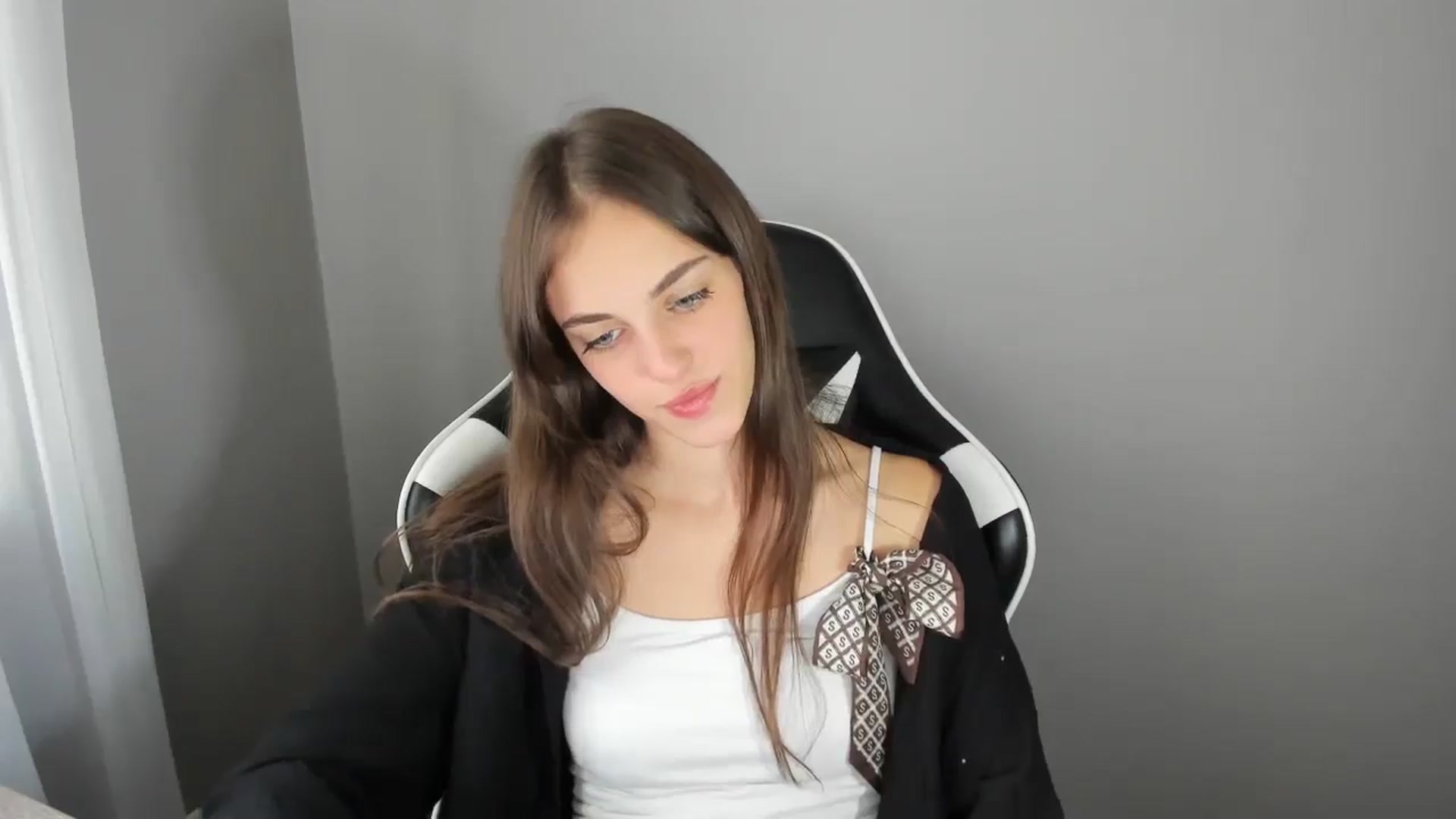 Gallery image thumbnail from Dashamoxy's myfreecams stream on, 08/27/2025, 11:43 image 16 of 20