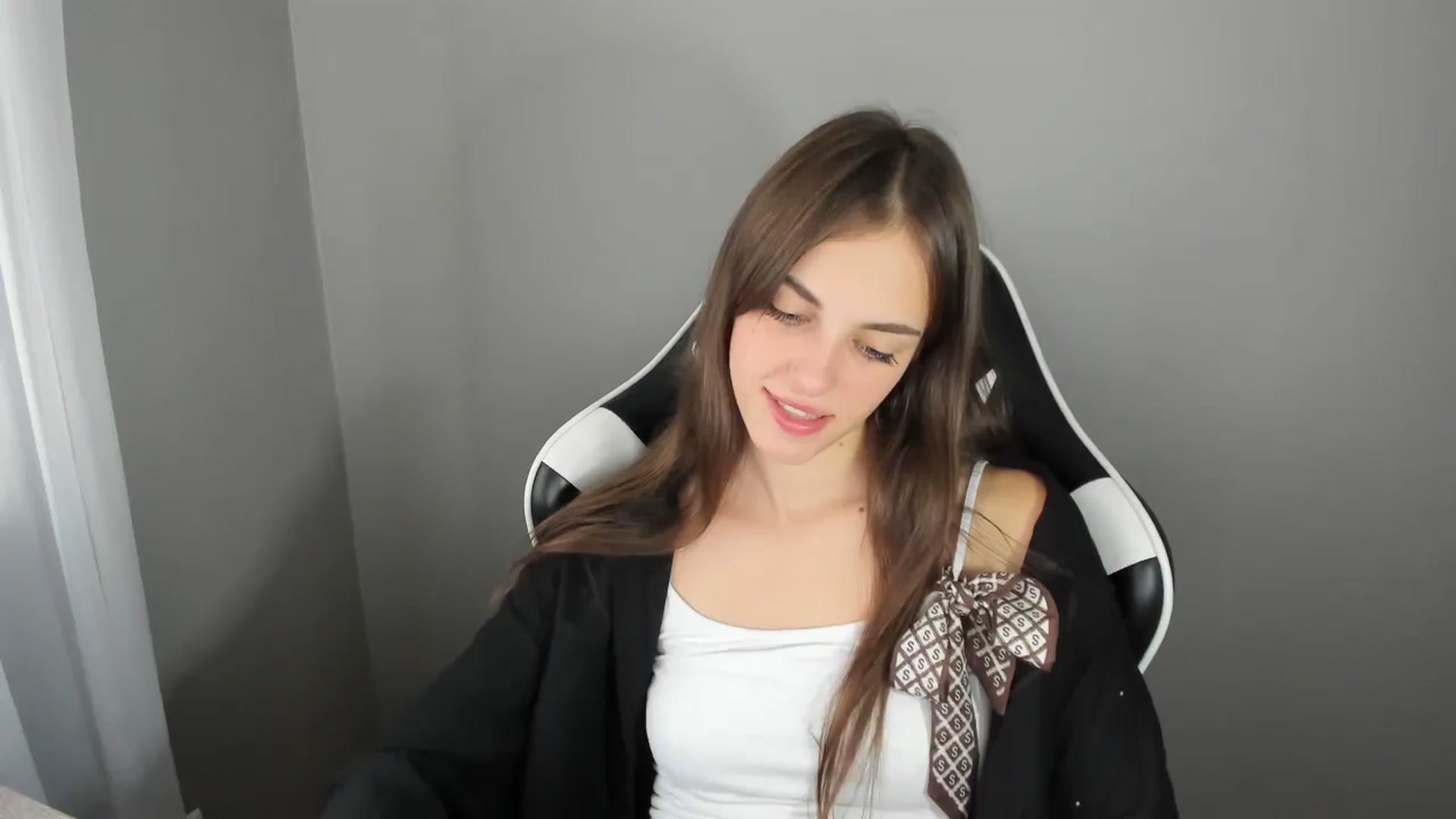 Gallery image thumbnail from Dashamoxy's myfreecams stream on, 08/27/2025, 11:43 image 15 of 20