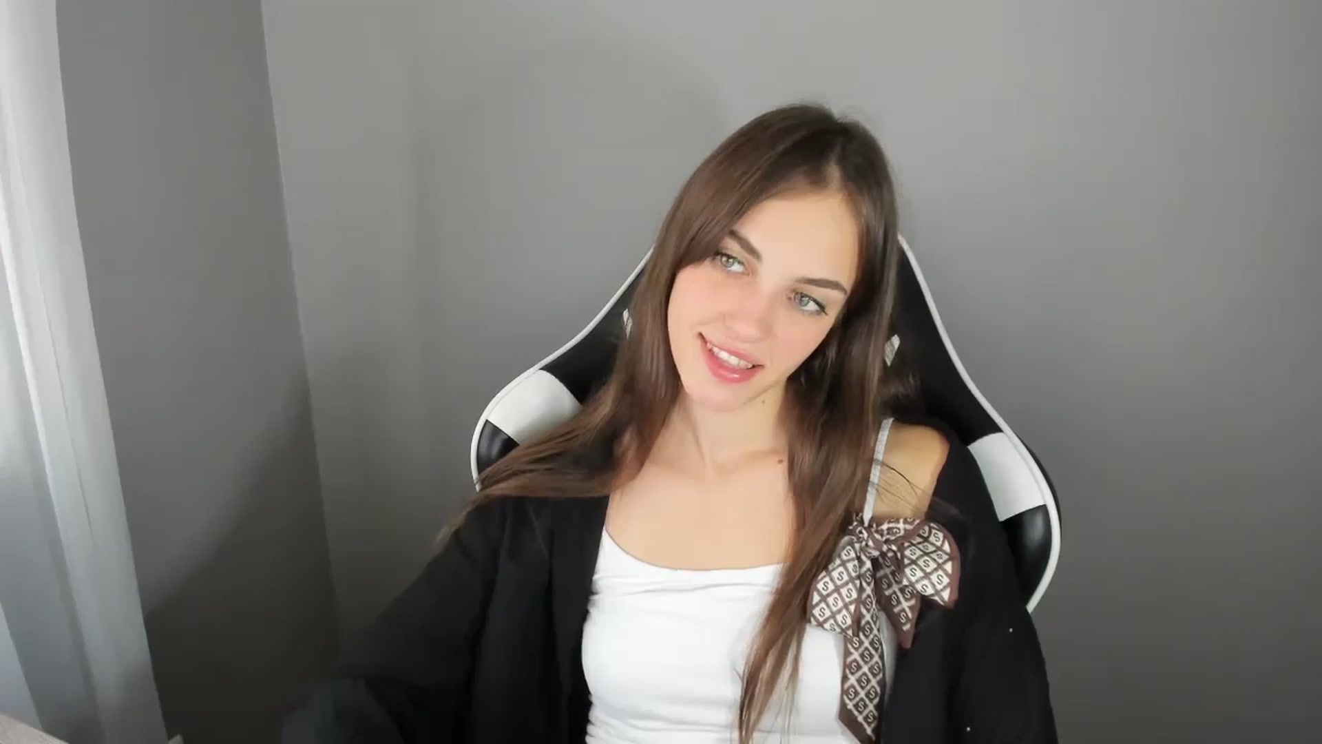 Gallery image thumbnail from Dashamoxy's myfreecams stream on, 08/27/2025, 11:43 image 14 of 20
