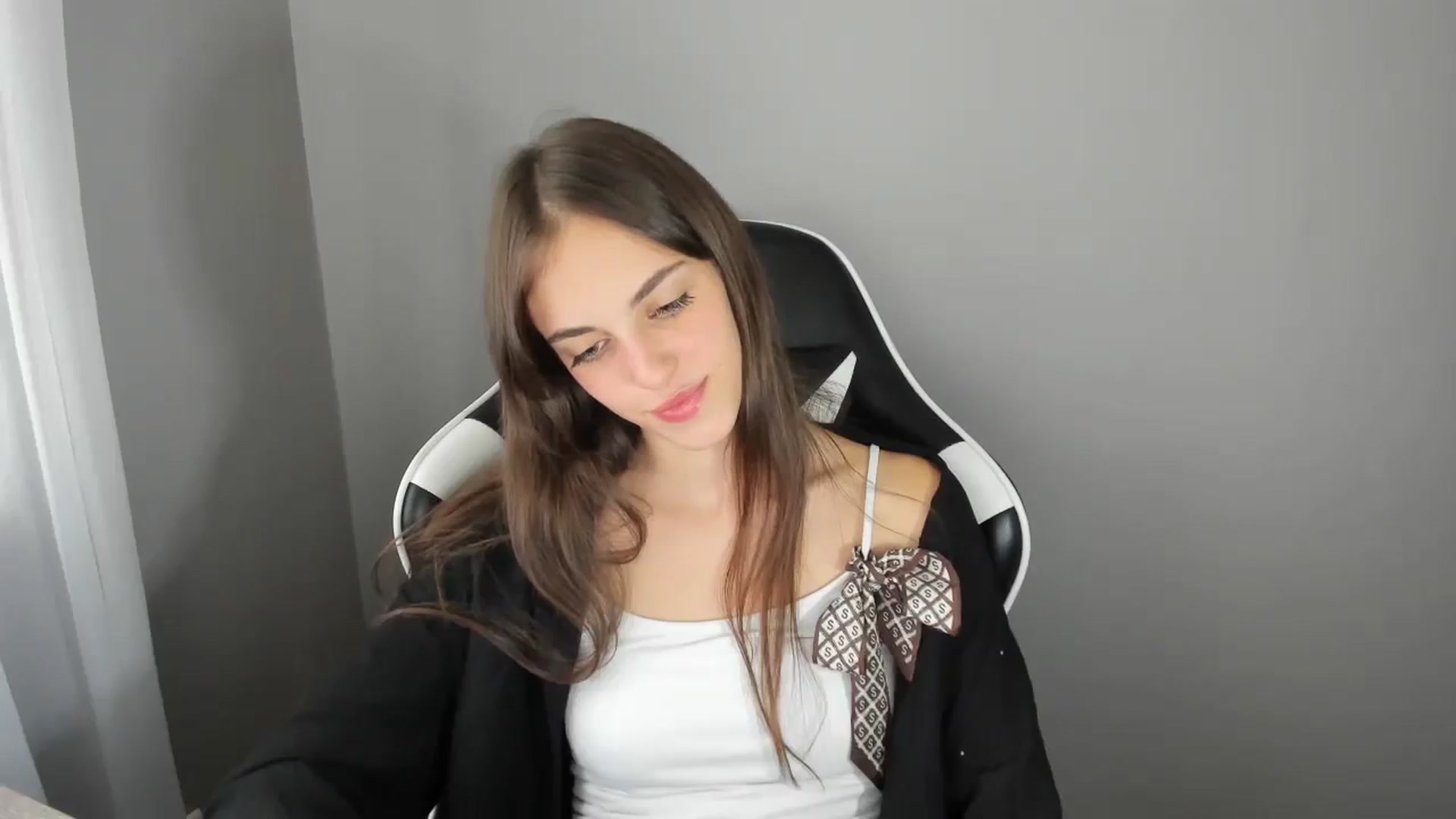 Gallery image thumbnail from Dashamoxy's myfreecams stream on, 08/27/2025, 11:43 image 17 of 20