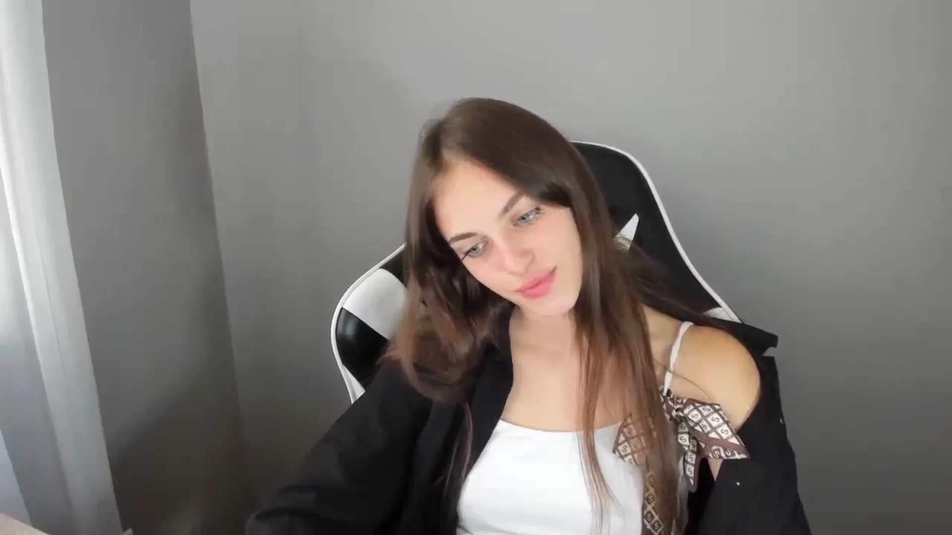 Gallery image thumbnail from Dashamoxy's myfreecams stream on, 08/27/2025, 12:19 image 7 of 20