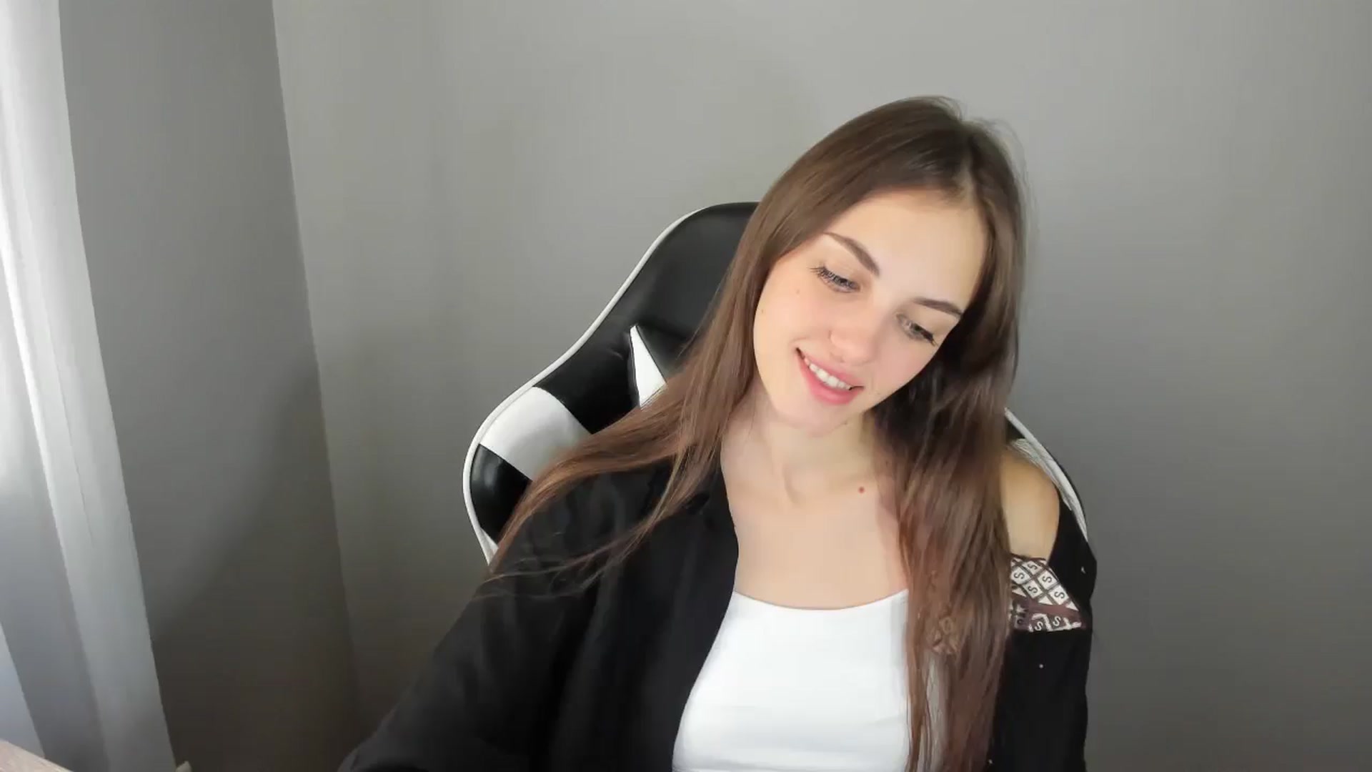 Gallery image thumbnail from Dashamoxy's myfreecams stream on, 08/27/2025, 12:19 image 1 of 20