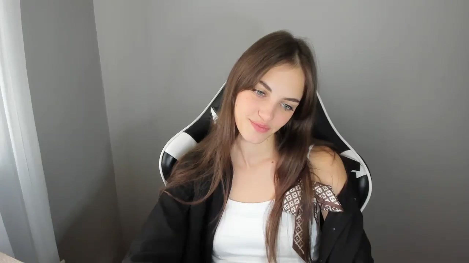 Gallery image thumbnail from Dashamoxy's myfreecams stream on, 08/27/2025, 12:19 image 17 of 20