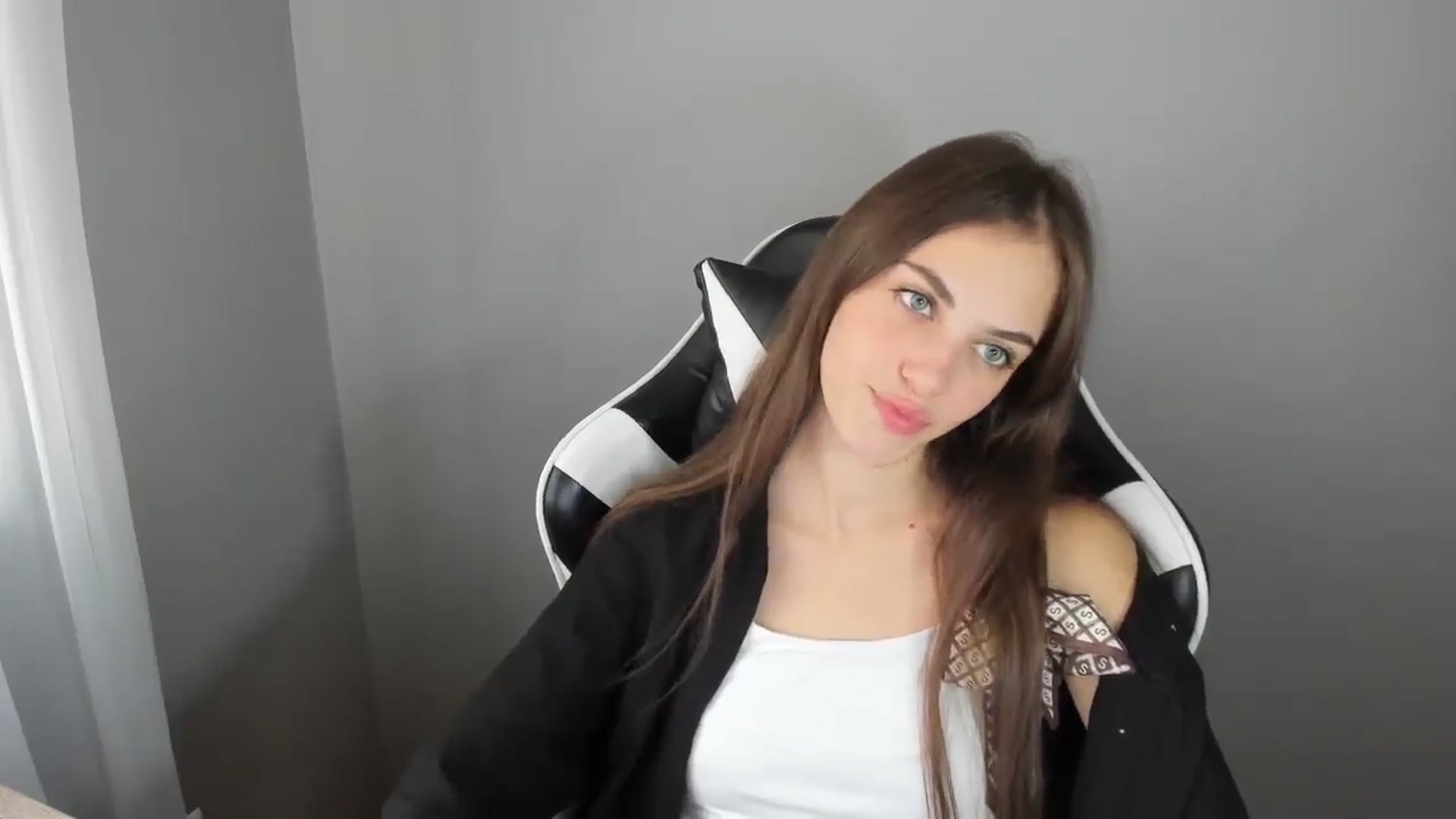 Gallery image thumbnail from Dashamoxy's myfreecams stream on, 08/27/2025, 12:19 image 5 of 20