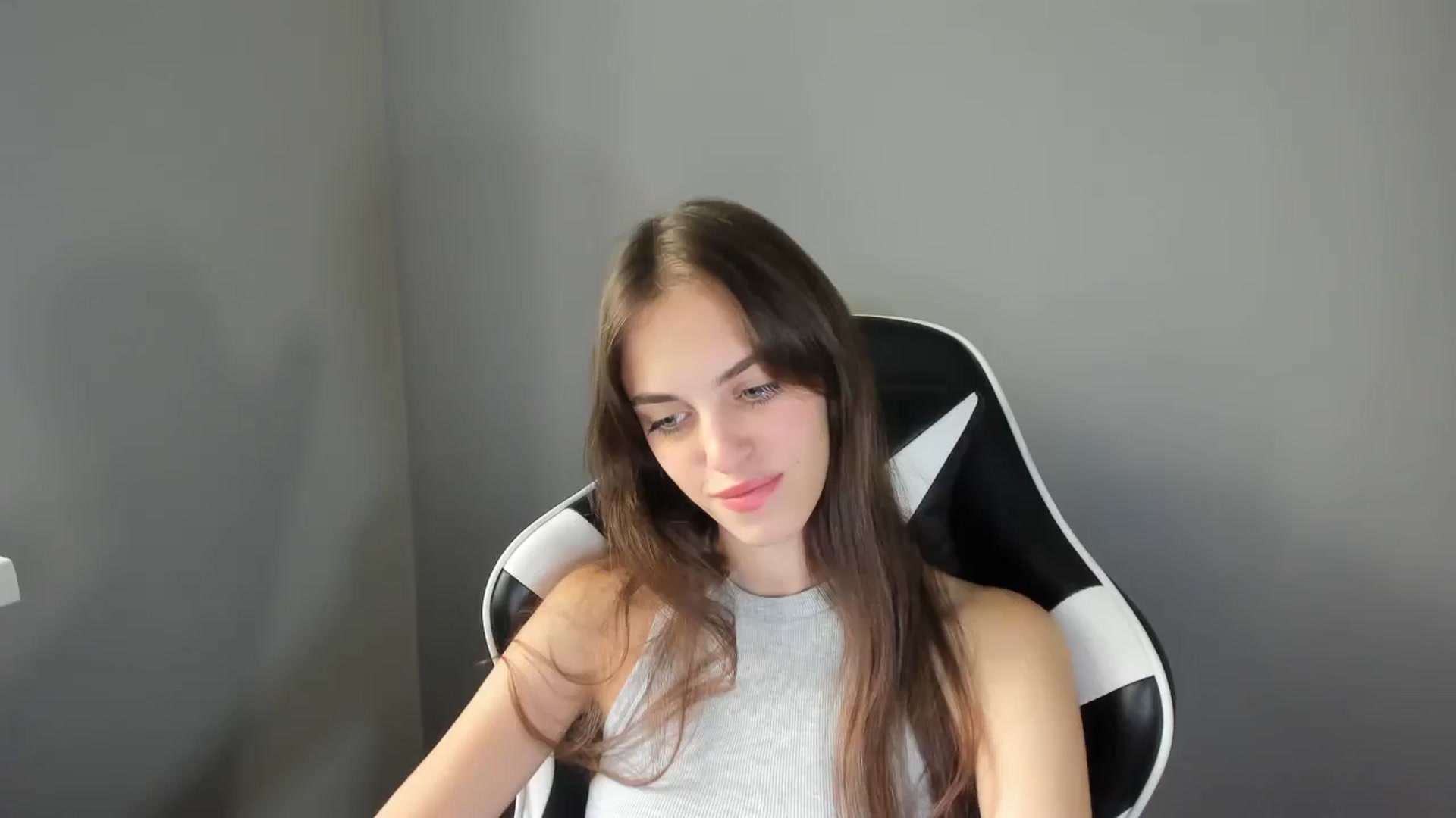 Gallery image thumbnail from Dashamoxy's myfreecams stream on, 08/28/2025, 12:53 image 8 of 20