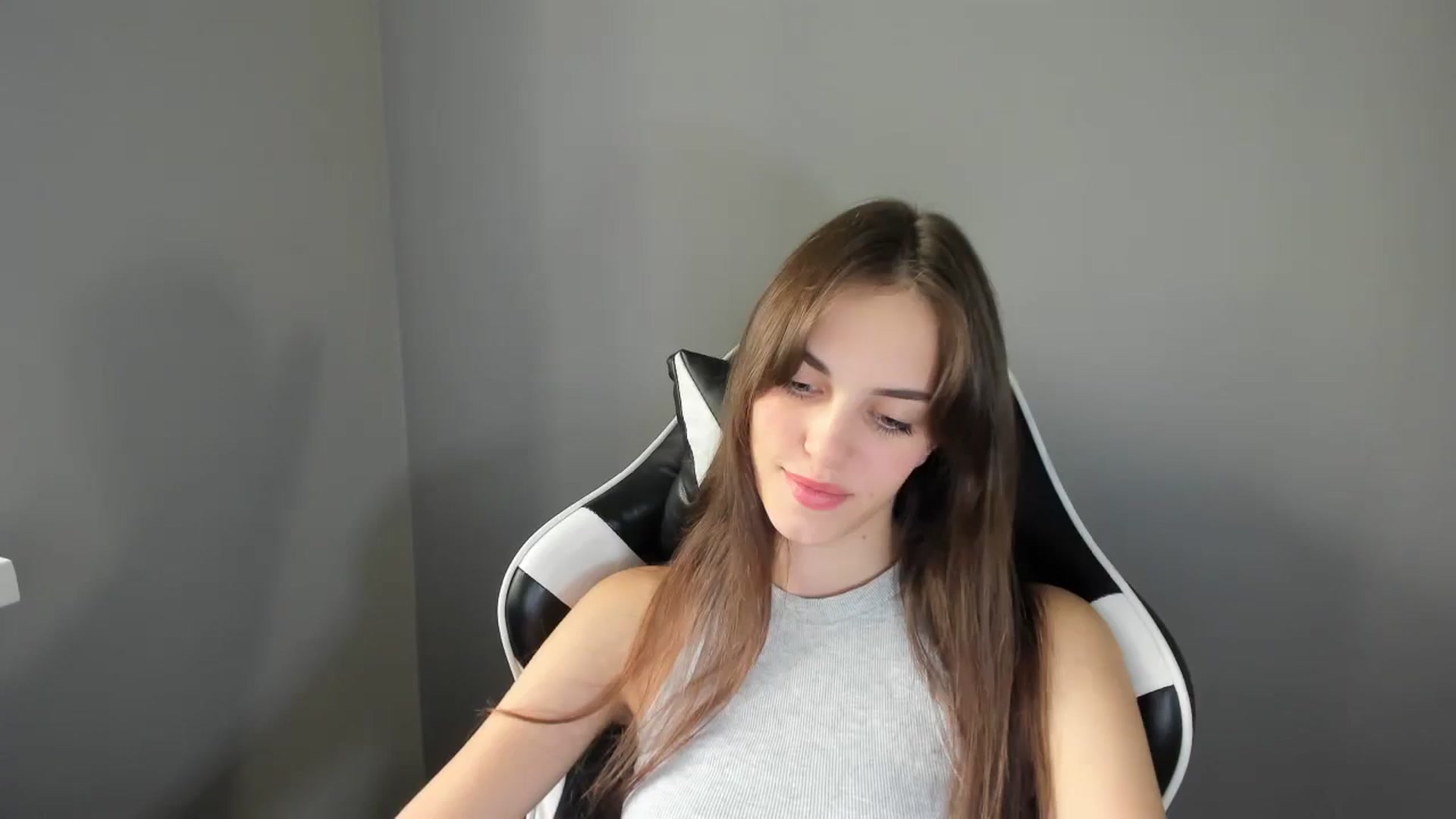 Gallery image thumbnail from Dashamoxy's myfreecams stream on, 08/28/2025, 12:53 image 10 of 20