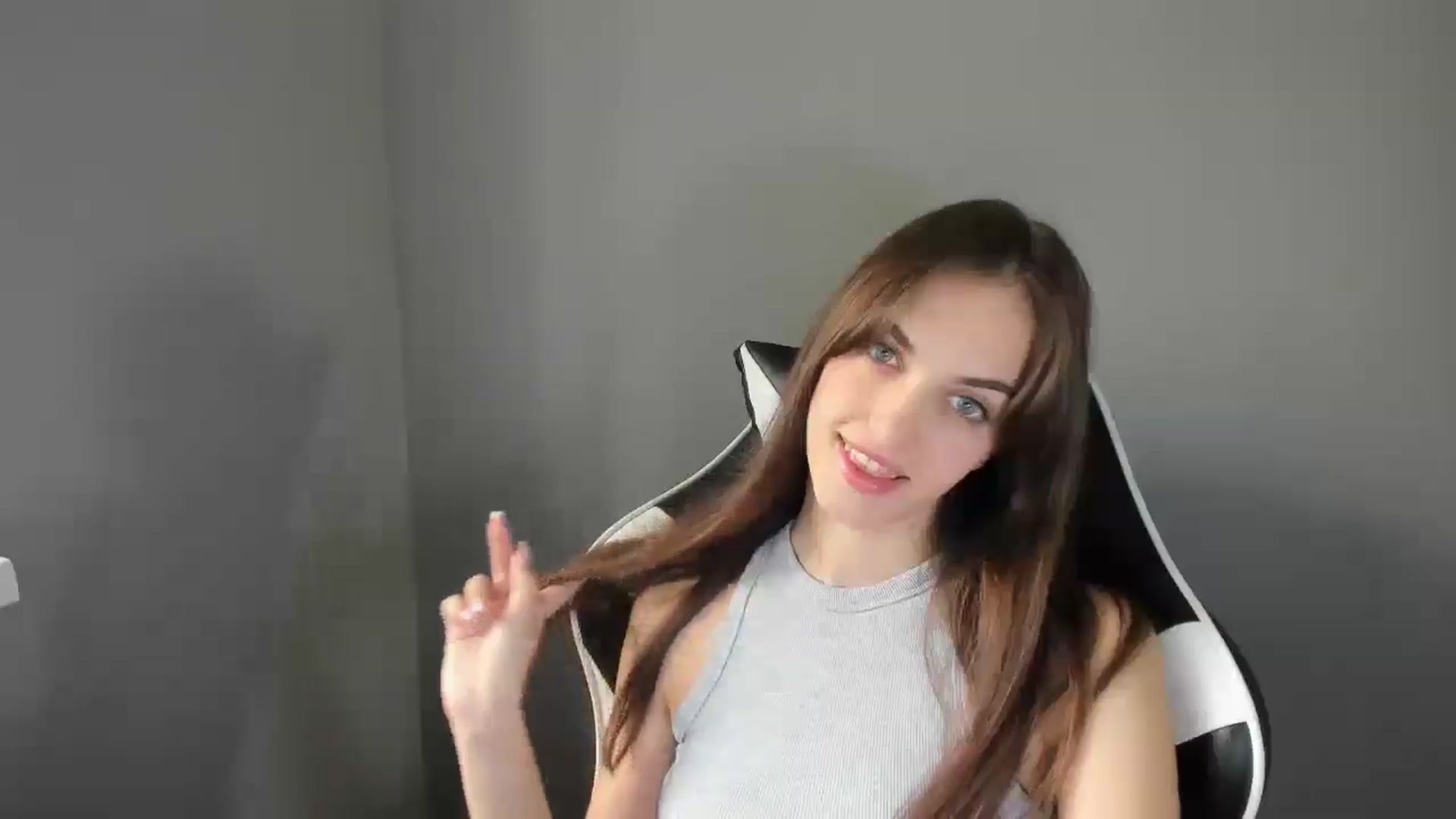 Gallery image thumbnail from Dashamoxy's myfreecams stream on, 08/28/2025, 12:53 image 17 of 20