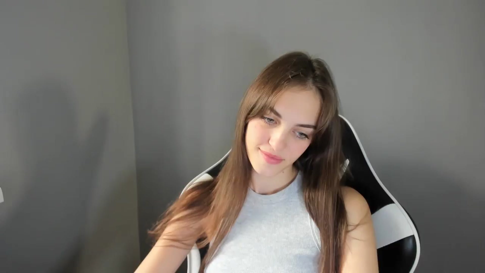 Gallery image thumbnail from Dashamoxy's myfreecams stream on, 08/28/2025, 13:28 image 1 of 20