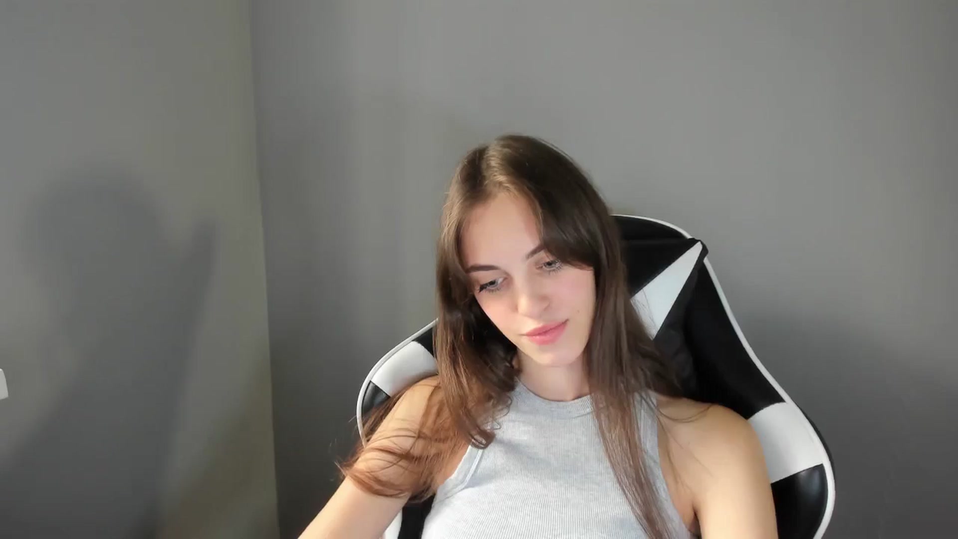 Gallery image thumbnail from Dashamoxy's myfreecams stream on, 08/28/2025, 13:28 image 20 of 20