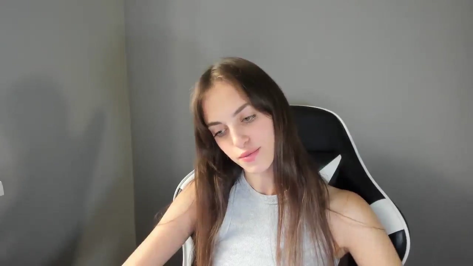 Gallery image thumbnail from Dashamoxy's myfreecams stream on, 08/28/2025, 13:28 image 4 of 20