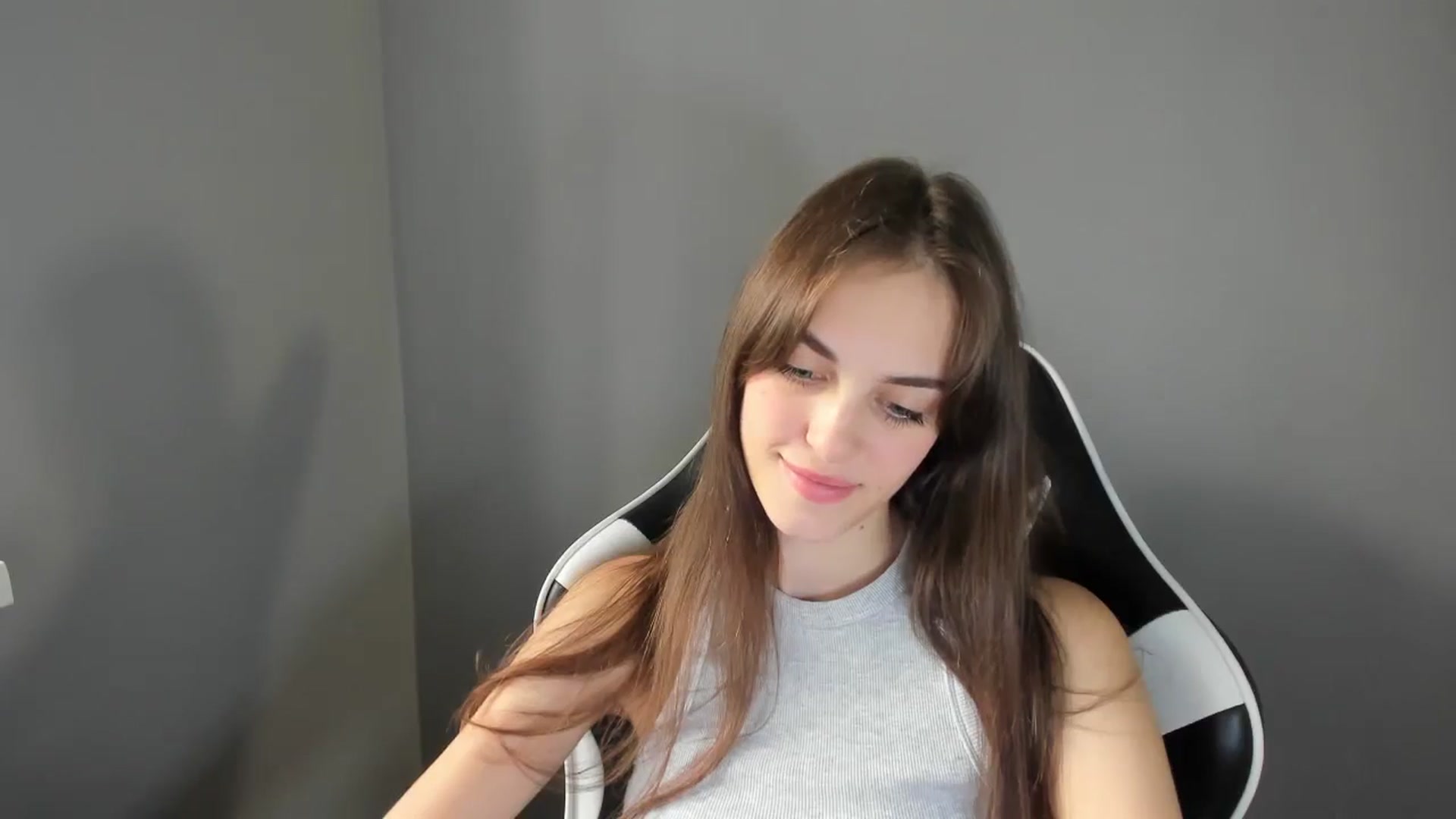Gallery image thumbnail from Dashamoxy's myfreecams stream on, 08/28/2025, 13:28 image 3 of 20