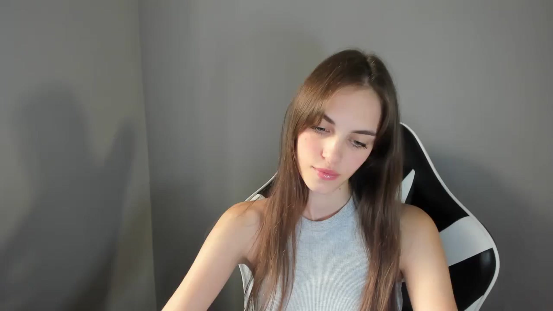 Gallery image thumbnail from Dashamoxy's myfreecams stream on, 08/28/2025, 14:37 image 1 of 20
