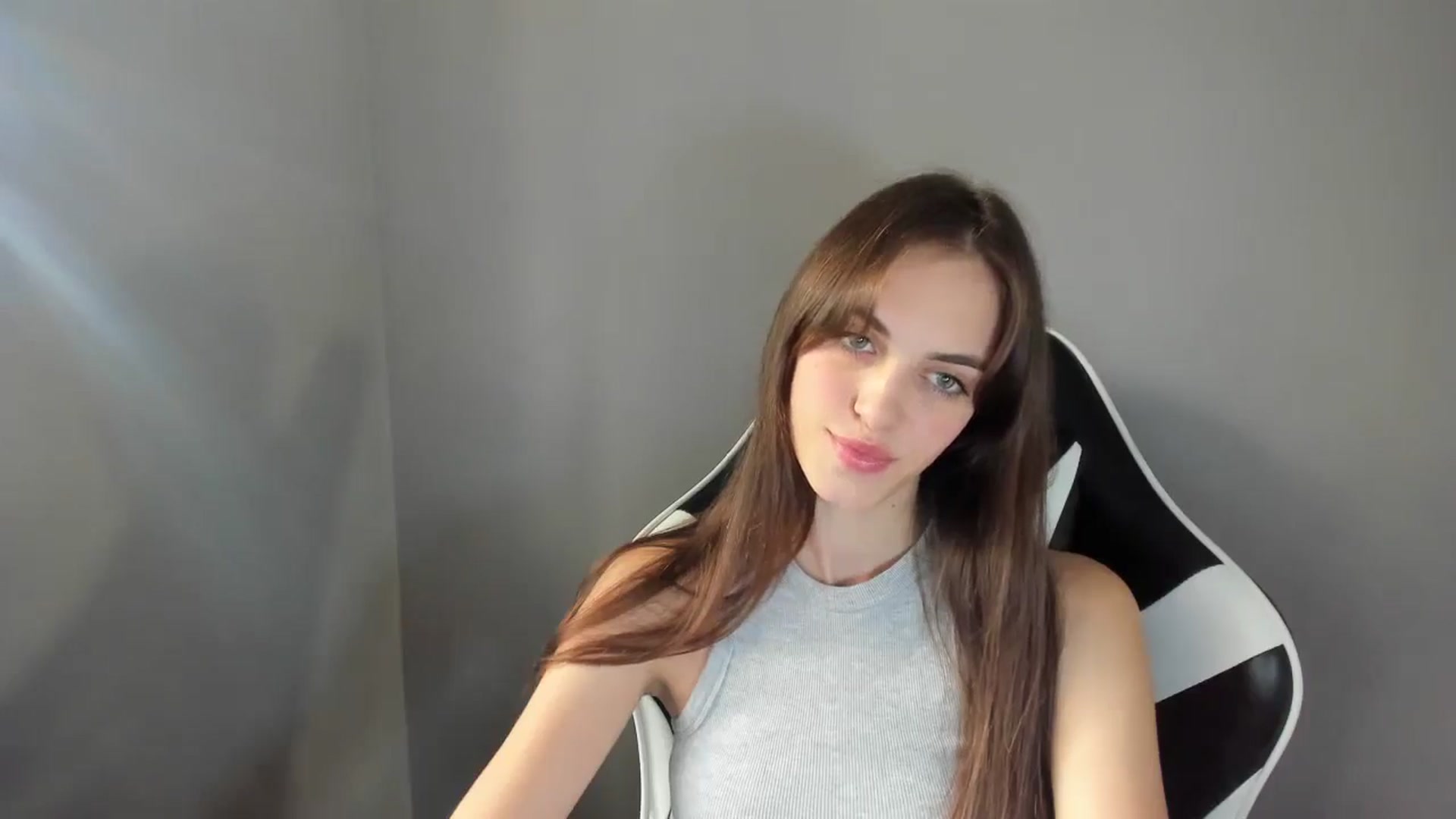 Gallery image thumbnail from Dashamoxy's myfreecams stream on, 08/28/2025, 14:37 image 8 of 20