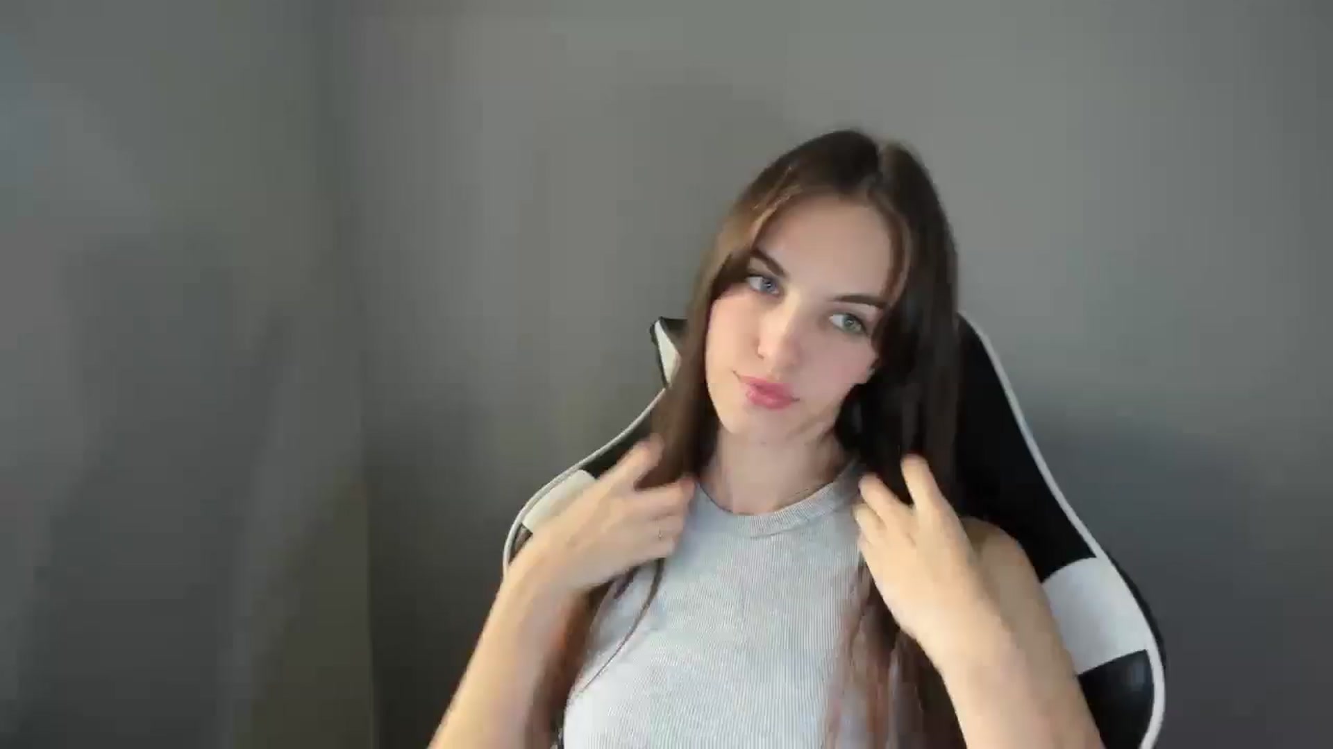 Gallery image thumbnail from Dashamoxy's myfreecams stream on, 08/28/2025, 14:37 image 16 of 20